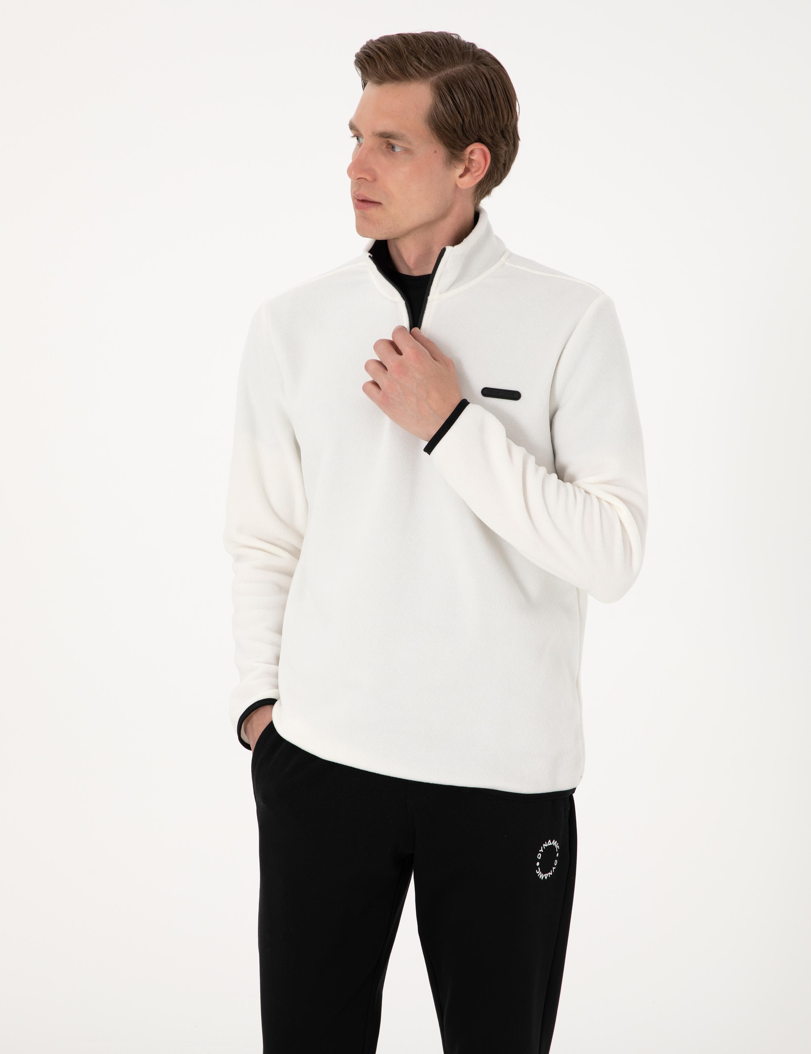 Beyaz Regular Fit Yarım Fermuarlı Polar Sweatshirt