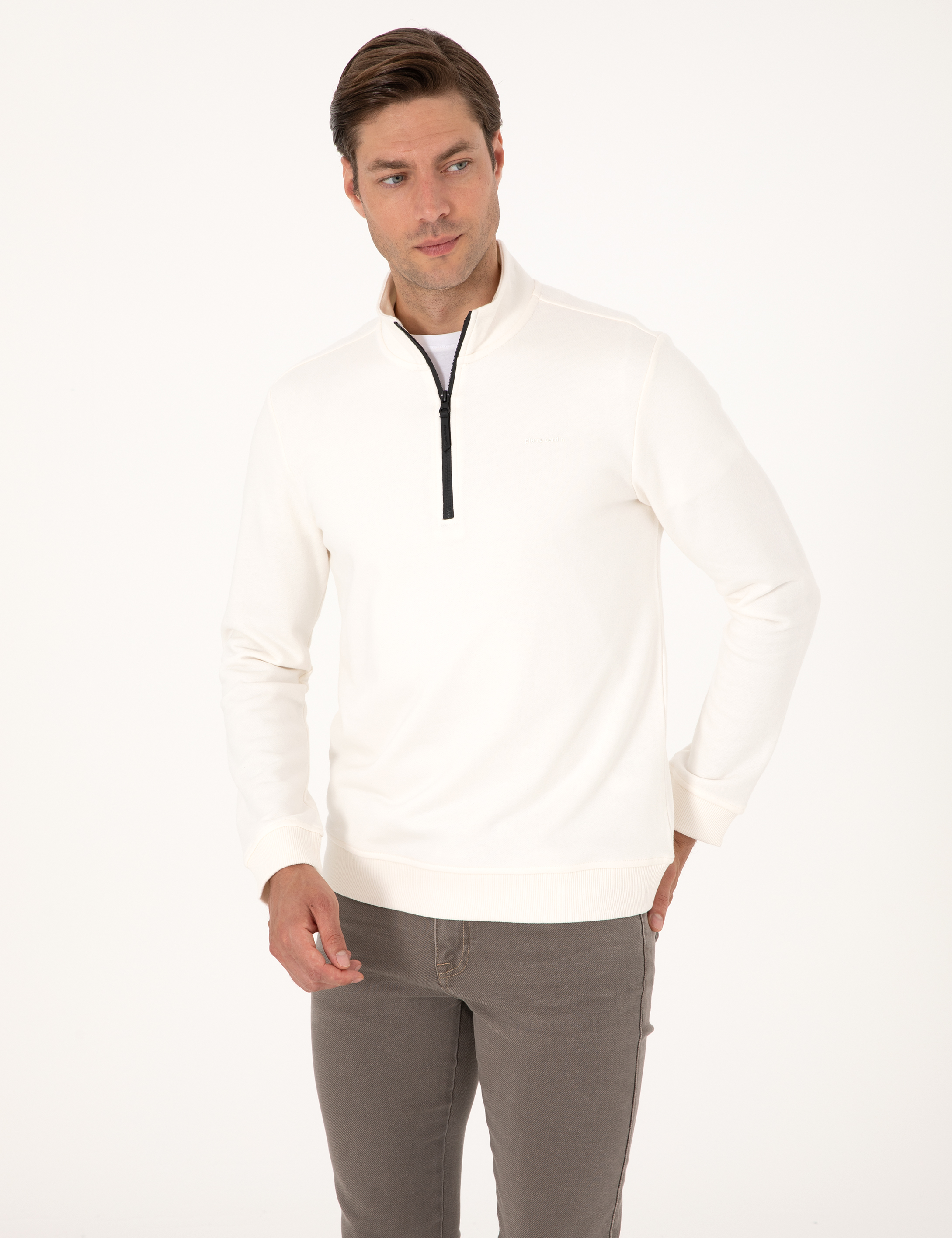 Ekru 3 İplik Regular Fit Fermuarlı Dik Yaka Basic Sweatshirt - Image 3
