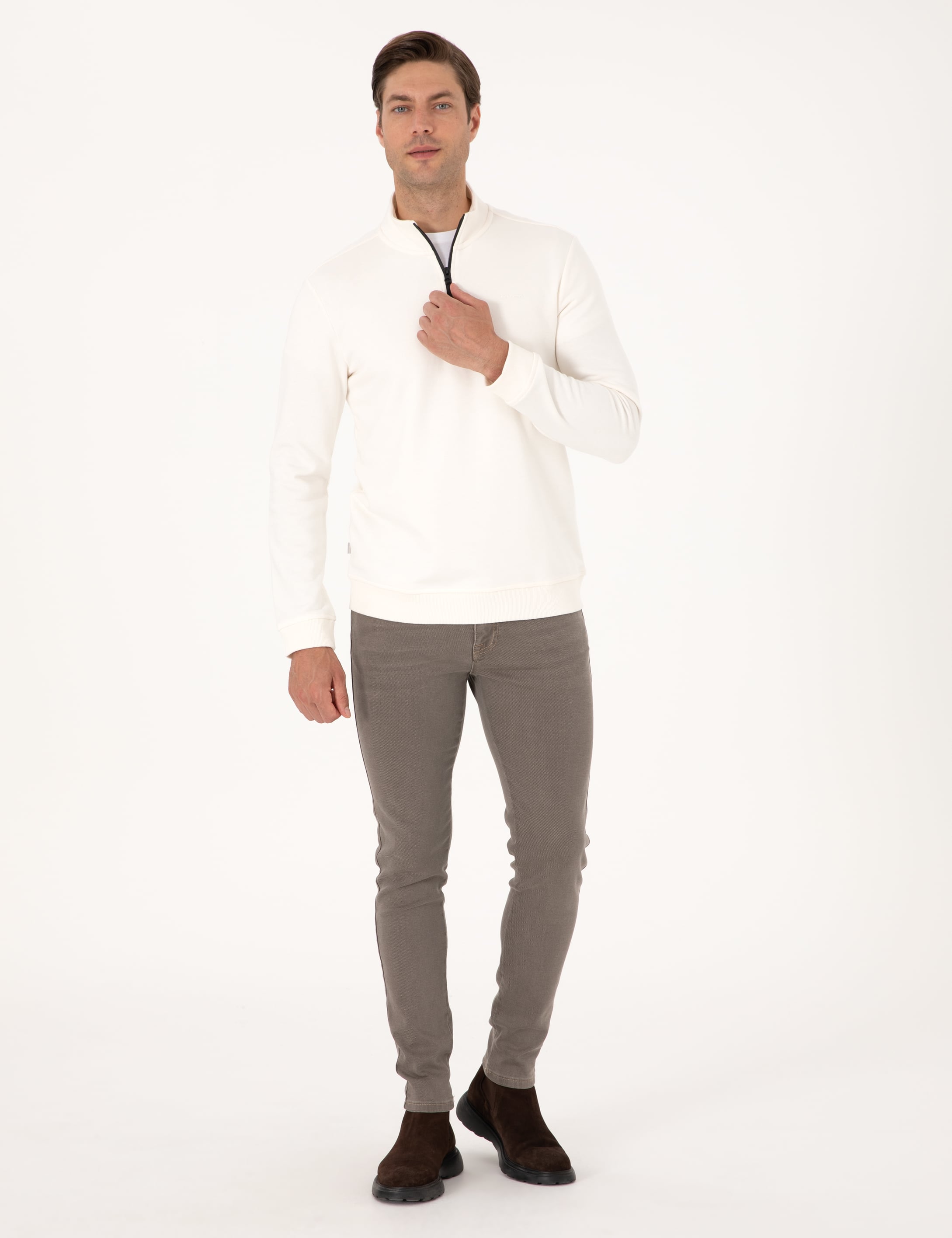 Ekru 3 İplik Regular Fit Fermuarlı Dik Yaka Basic Sweatshirt - Image 4