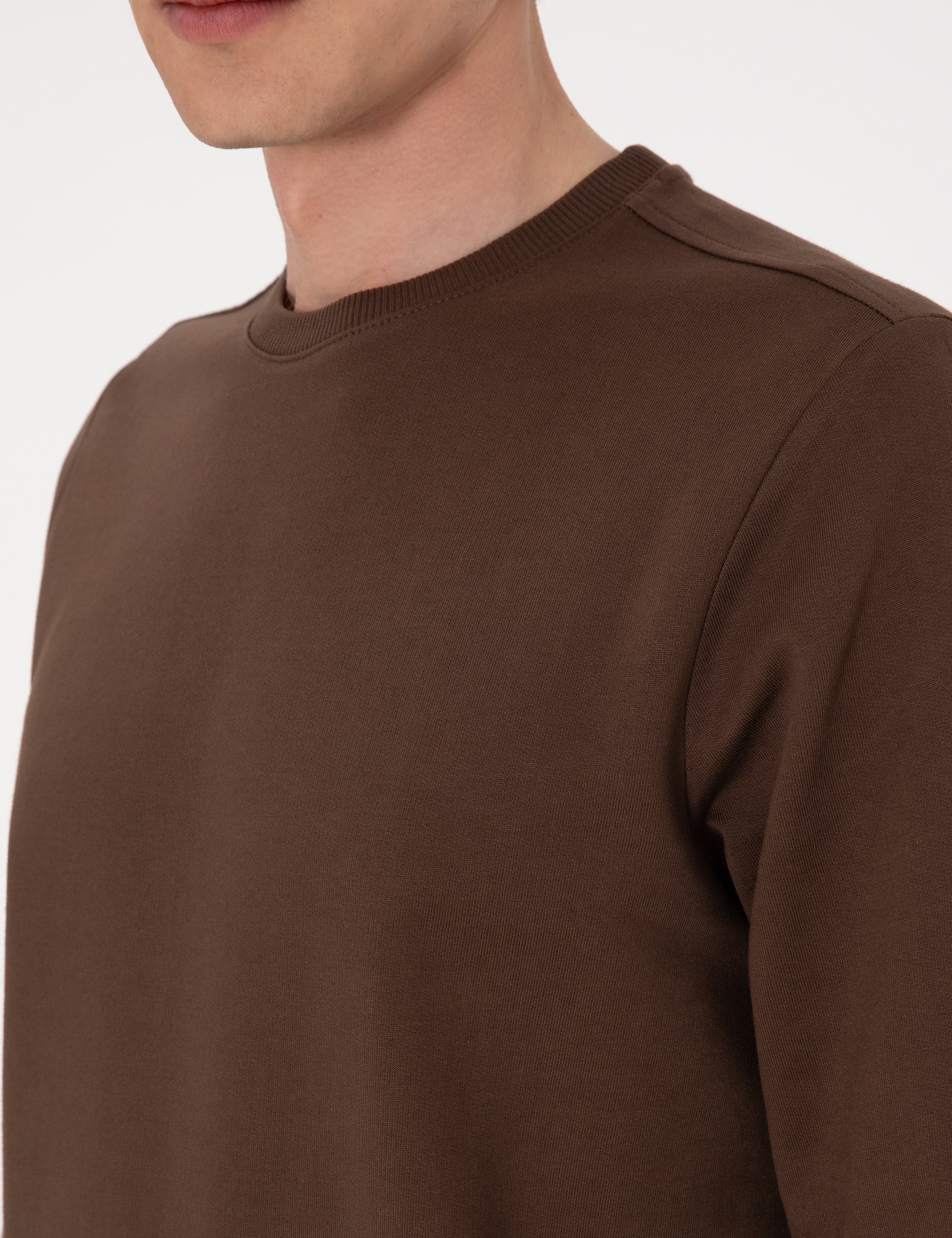 Kahverengi 2 İplik Regular Fit Bisiklet Yaka Basic Sweatshirt - Image 7