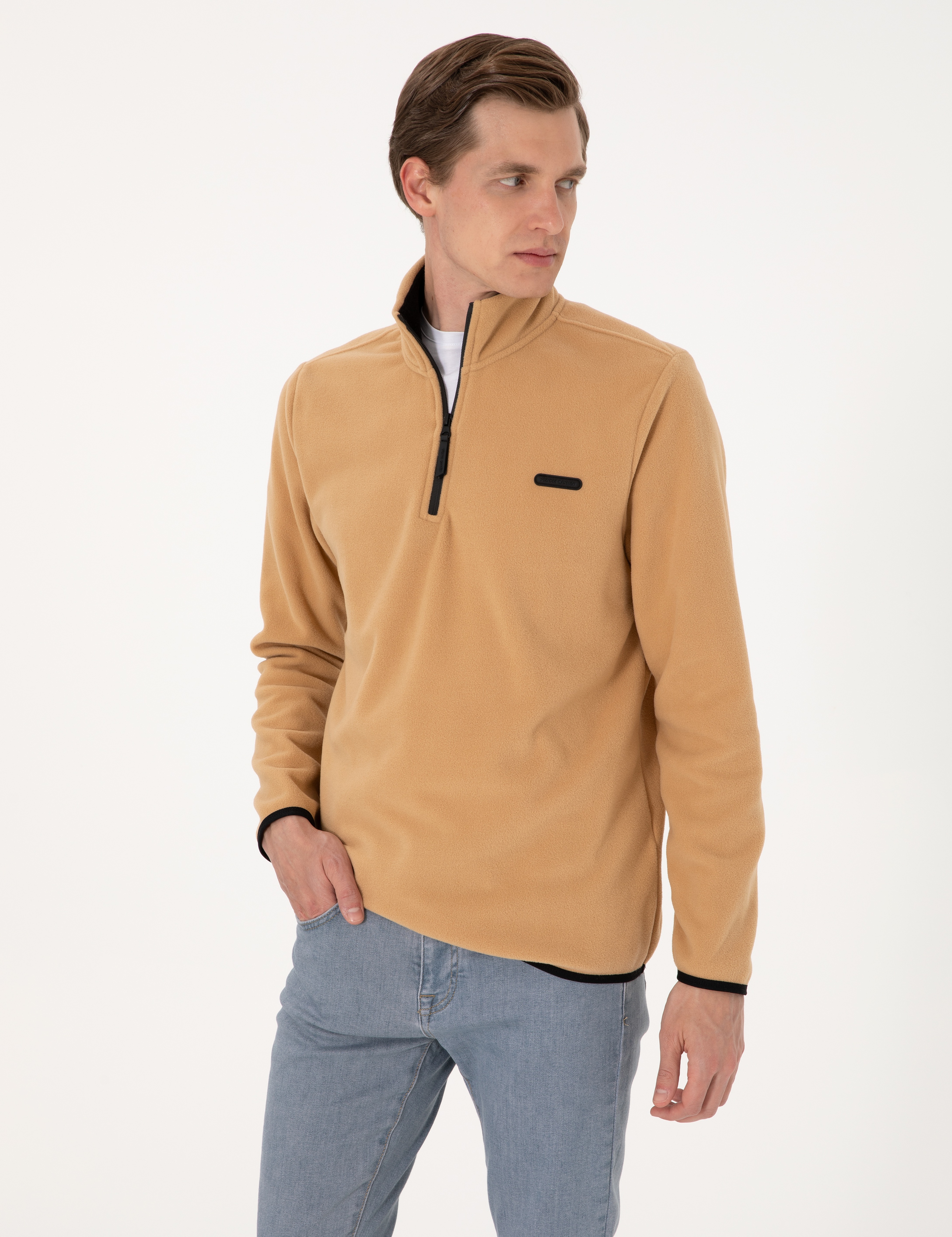 Bej Regular Fit Yarım Fermuarlı Polar Sweatshirt - Image 1