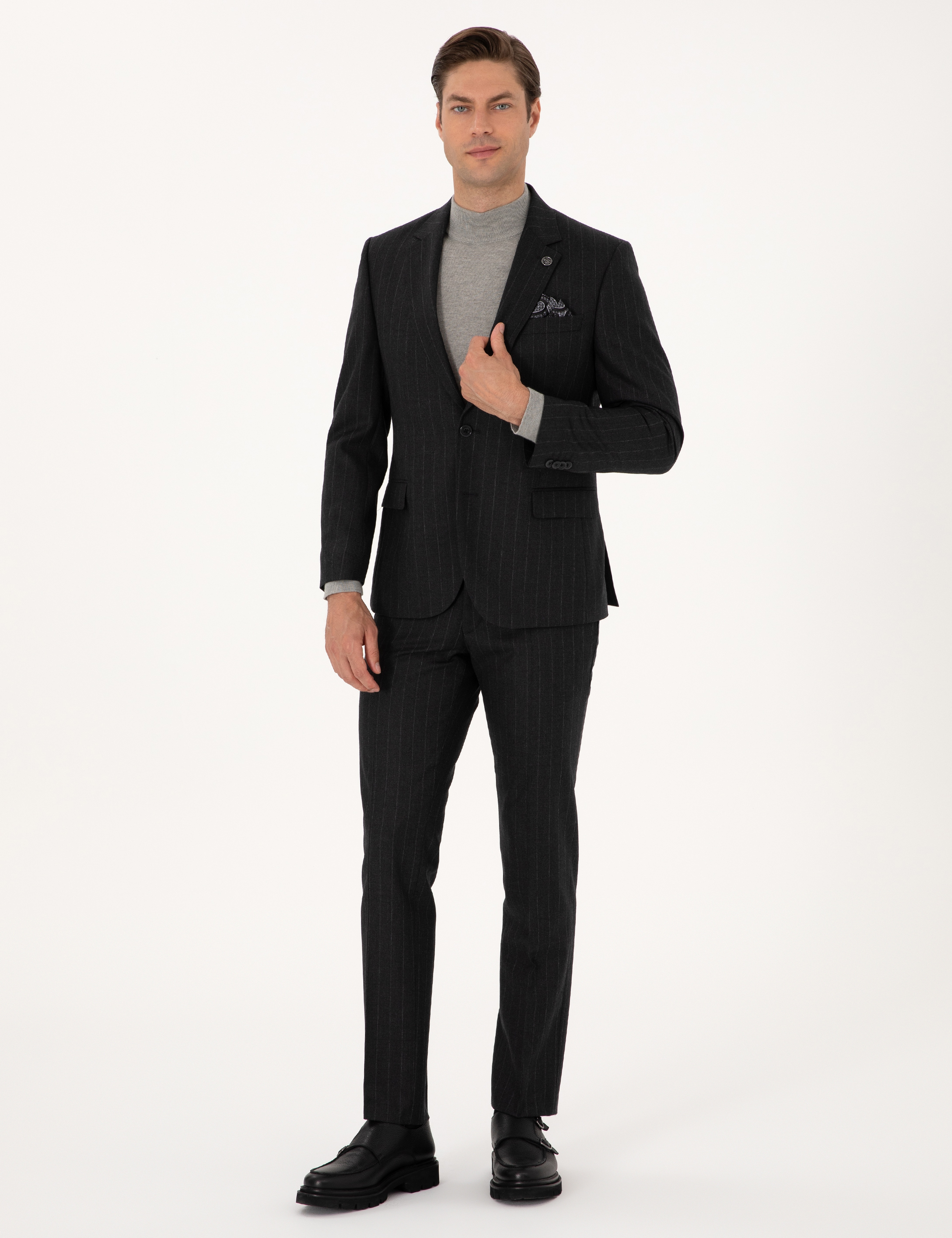Antrasit Slim Fit %100 Yün Çizgili Takım Elbise - Image 1