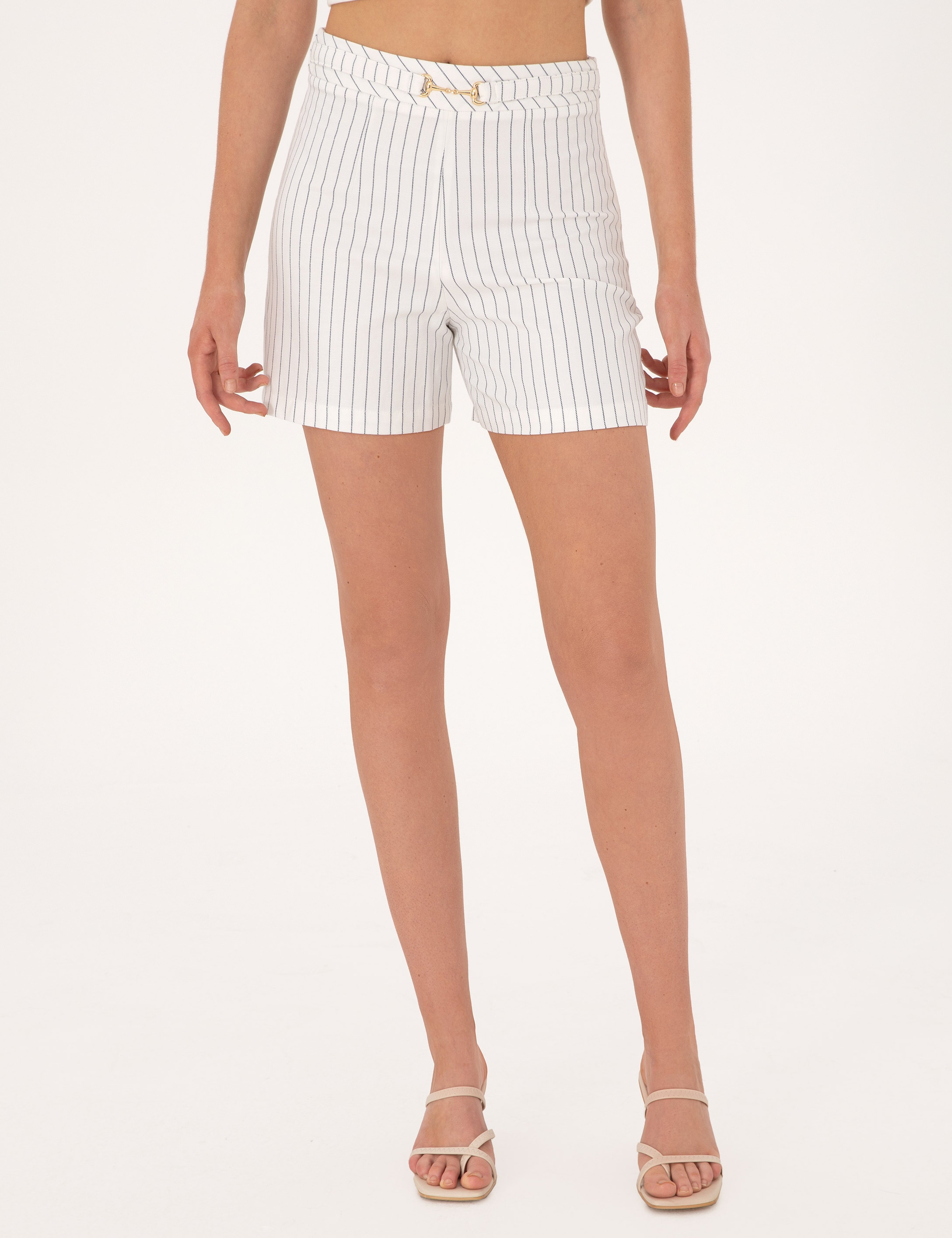 Ekru Regular Fit Bermuda Şort