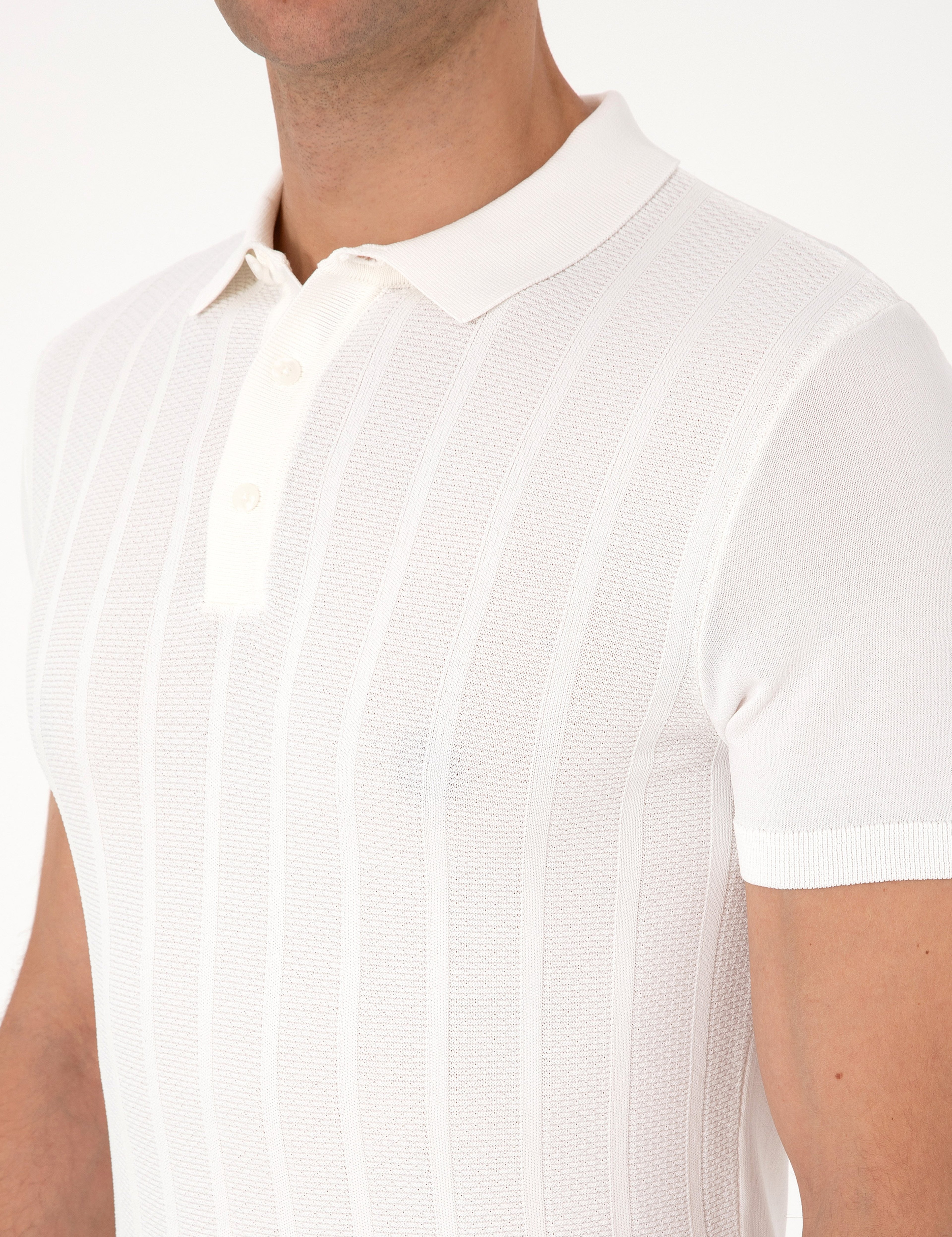 Ekru Slim Fit Polo Yaka Düğmeli Triko Tişört