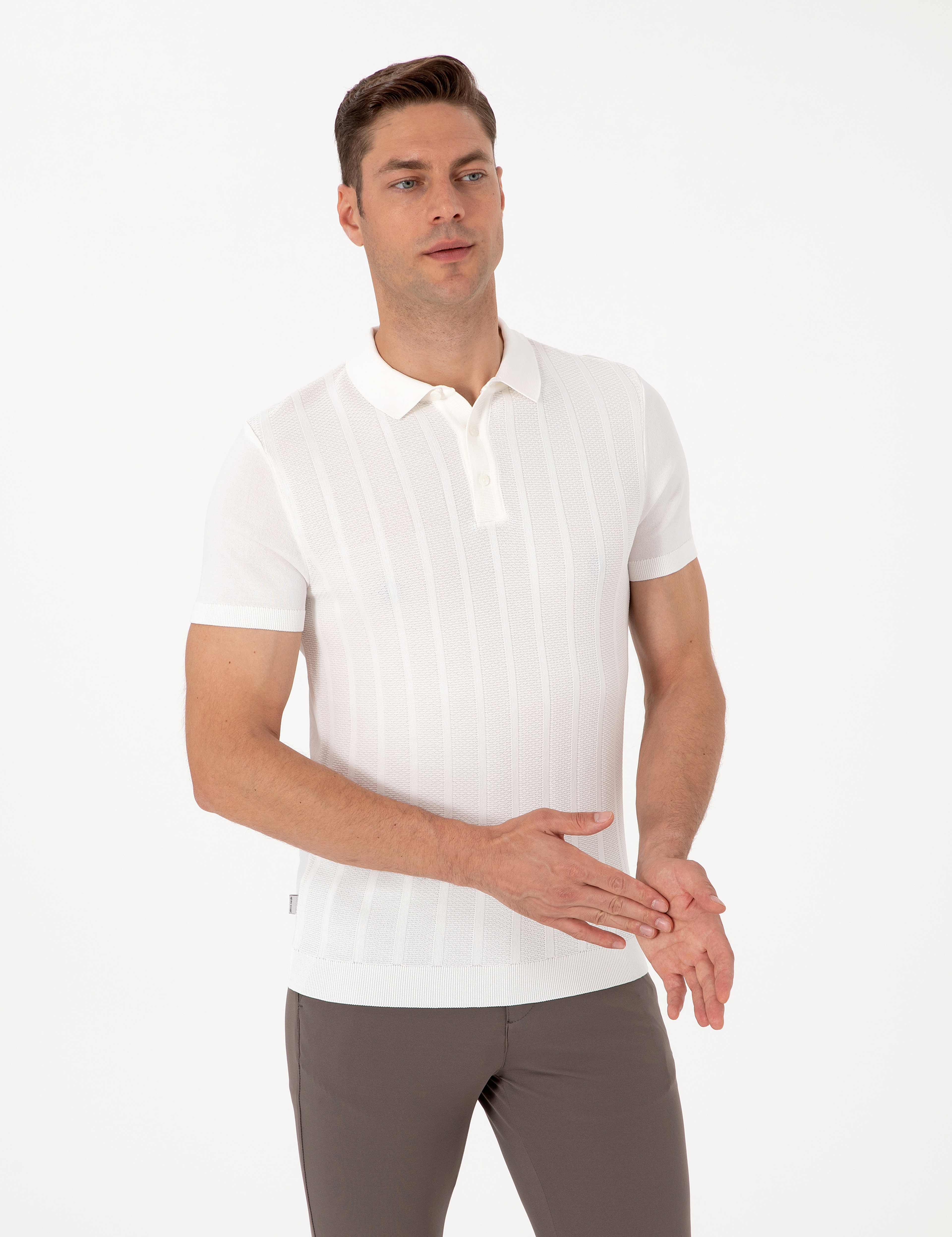 Ekru Slim Fit Polo Yaka Düğmeli Triko Tişört - Image 3