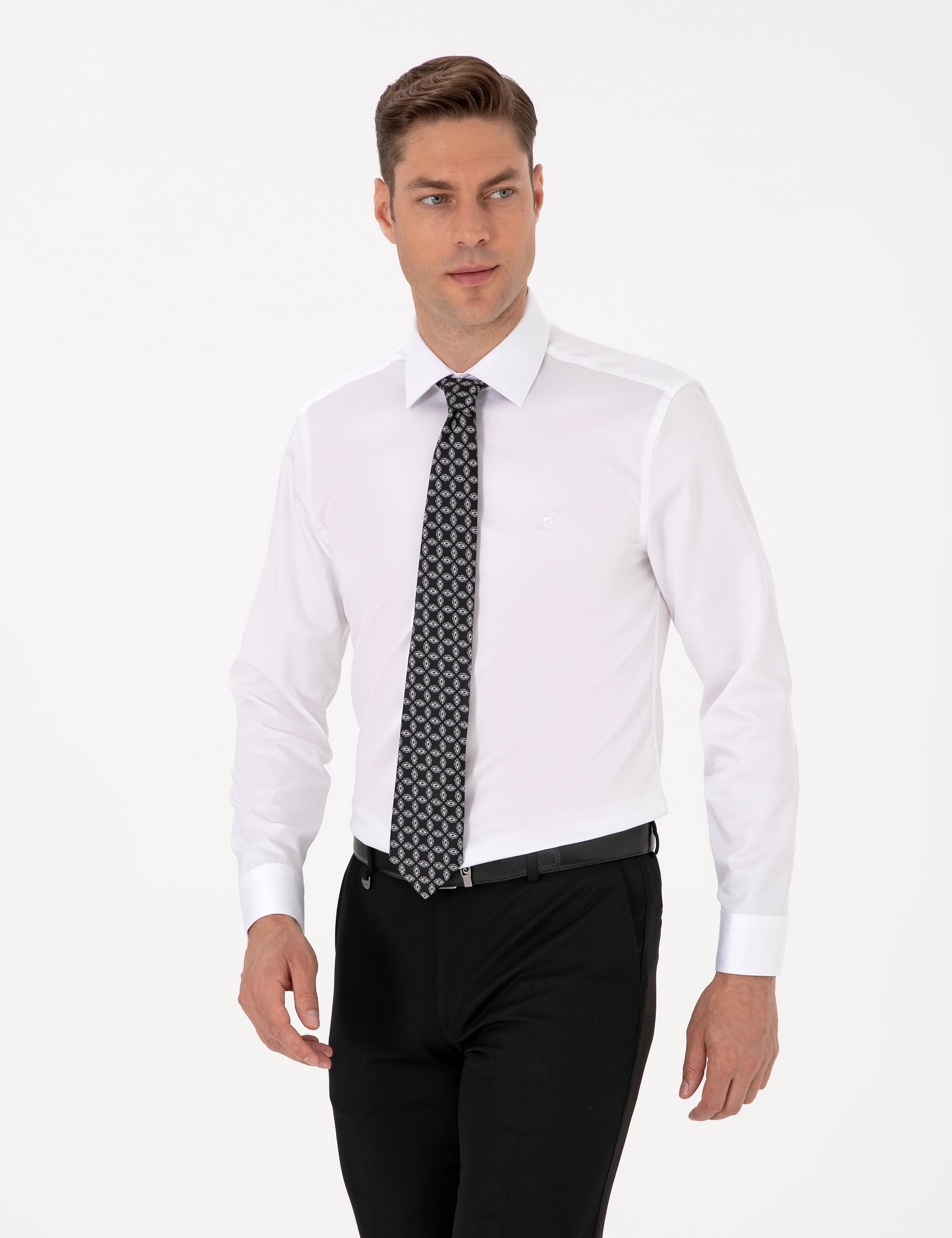 Beyaz Non İron Kolay Ütülenebilir Slim Fit Uzun Kollu Basic Gömlek