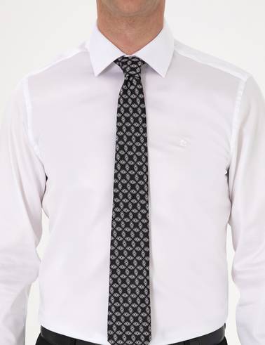 Beyaz Non İron Kolay Ütülenebilir Slim Fit Uzun Kollu Basic Gömlek