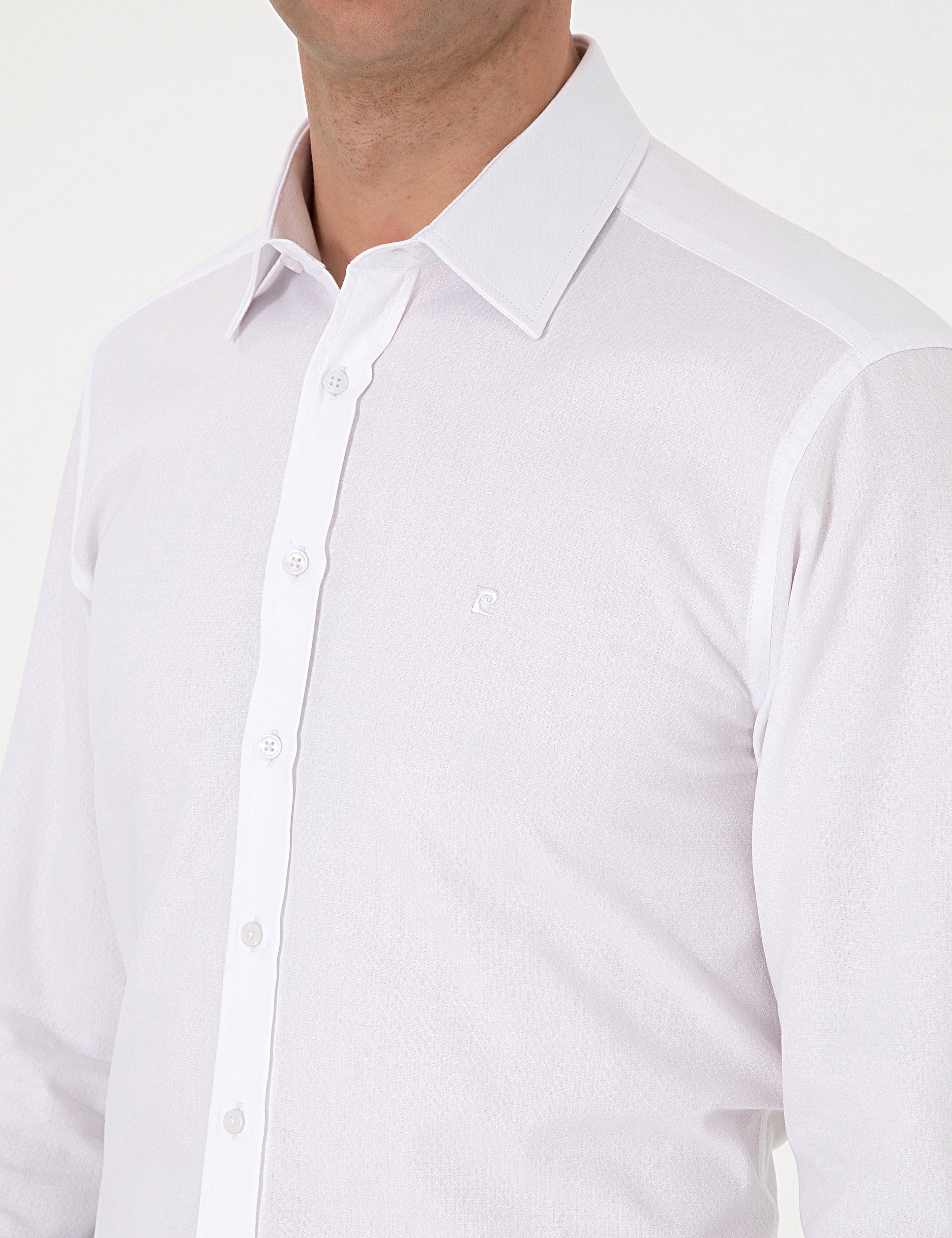 Beyaz Regular Fit Armürlü Uzun Kollu Gömlek - Image 7