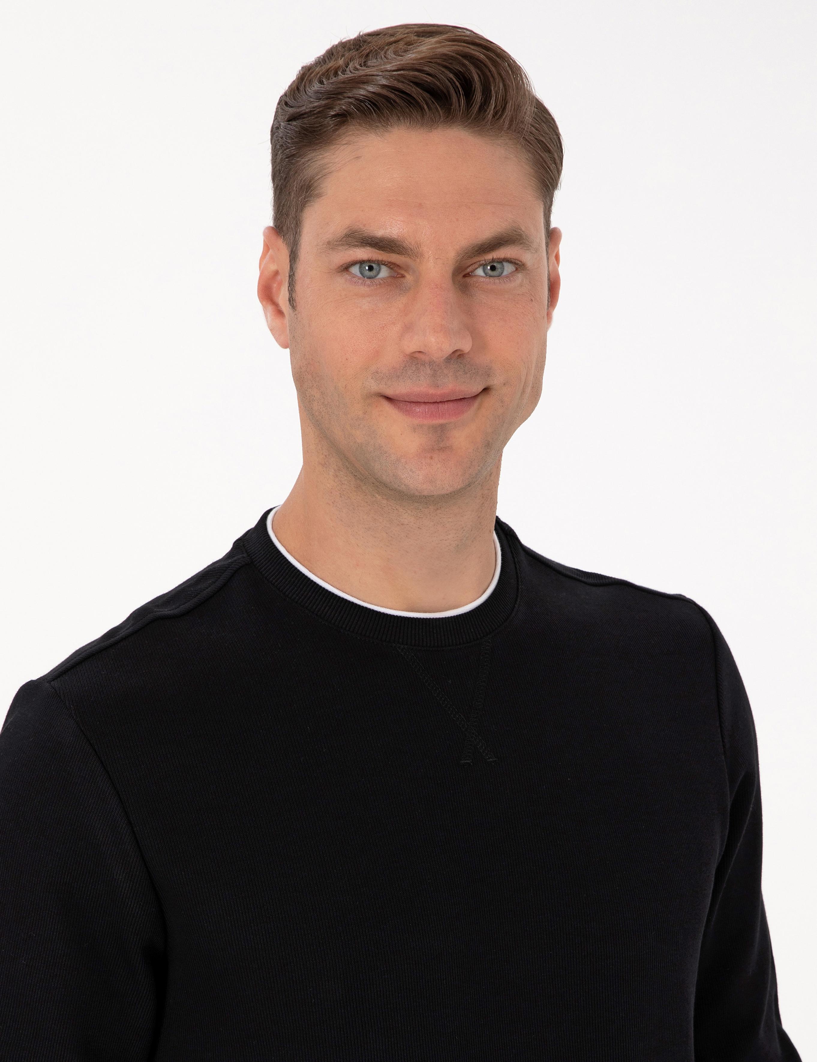 Siyah Regular Fit Sweatshirt