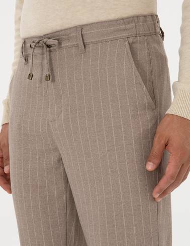 Bej Çizgili Carrot Fit Beli Lastikli Kordonlu Kanvas Pantolon