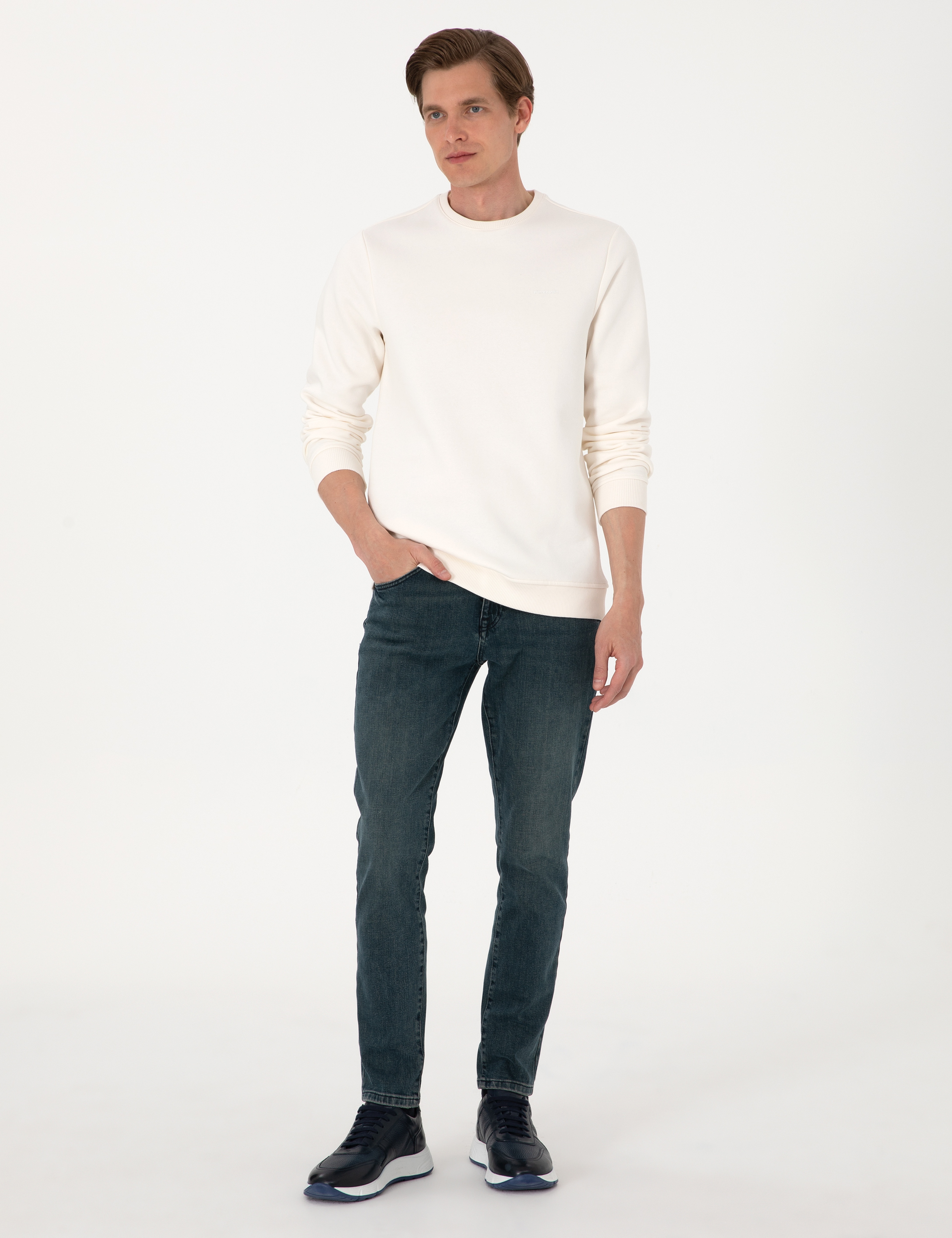 Ekru 3 İplik Regular Fit Bisiklet Yaka Basic Sweatshirt - Image 4