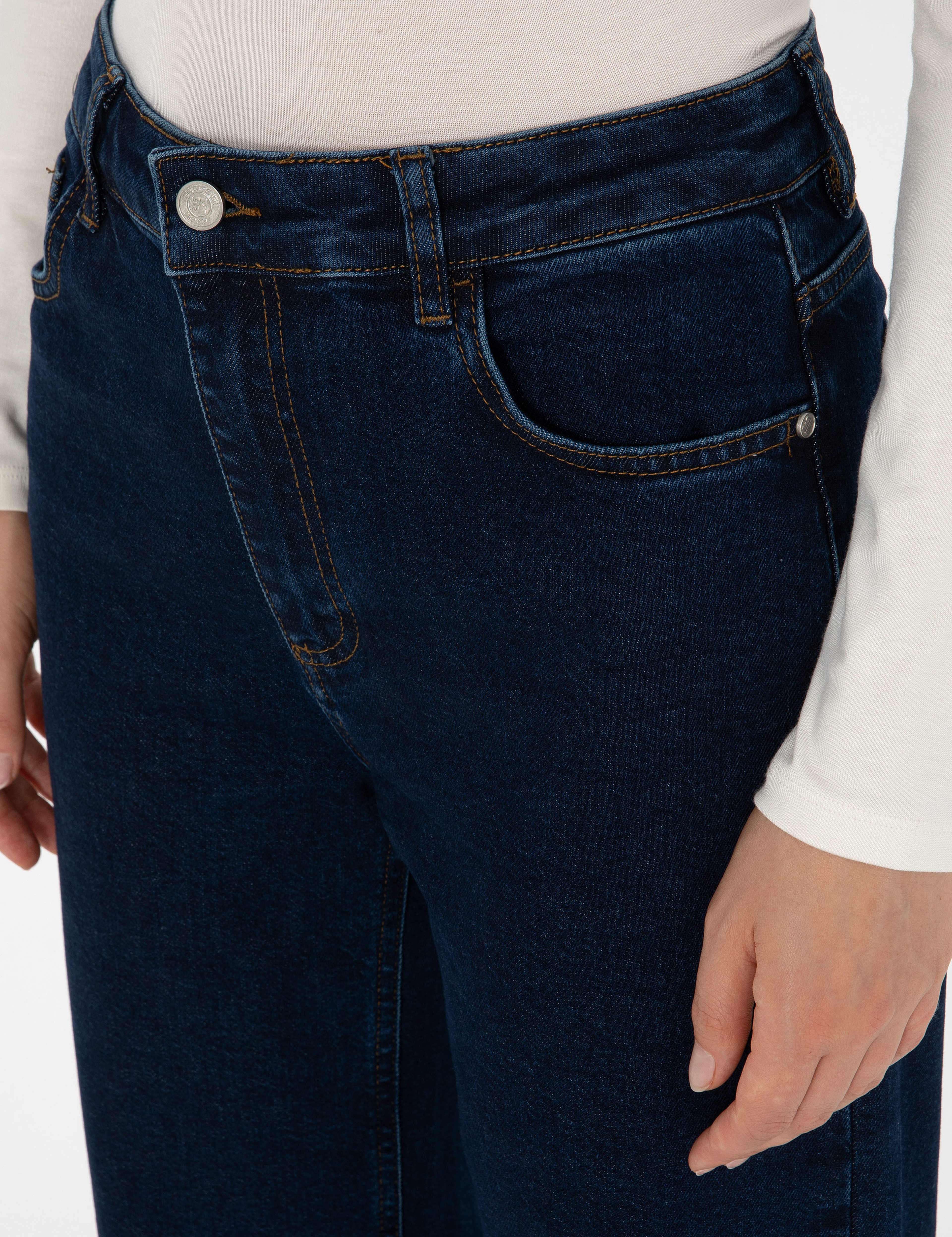Koyu İndigo Loose Fit Jean Pantolon - Image 5