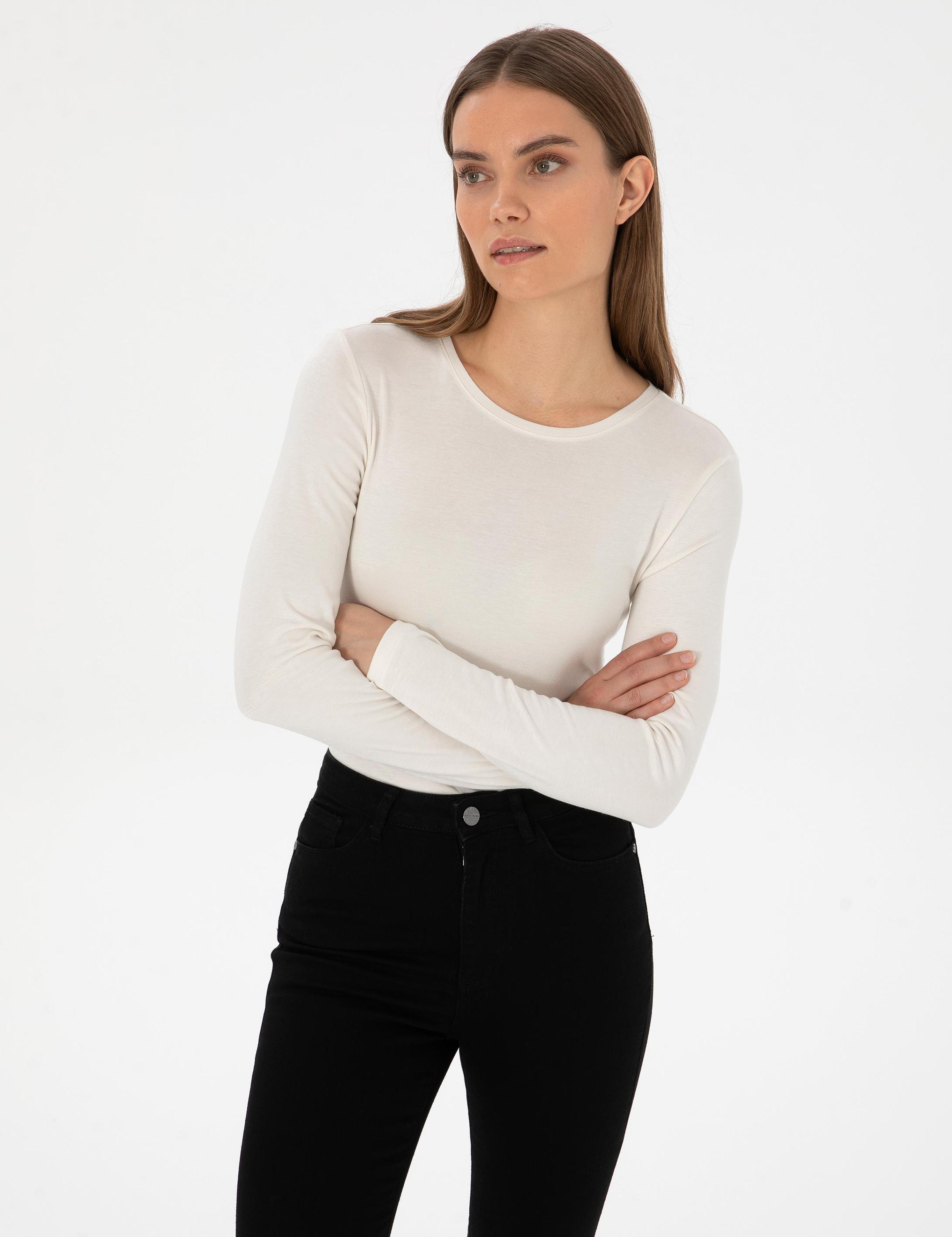 Ekru Slim Fit Örme Bluz