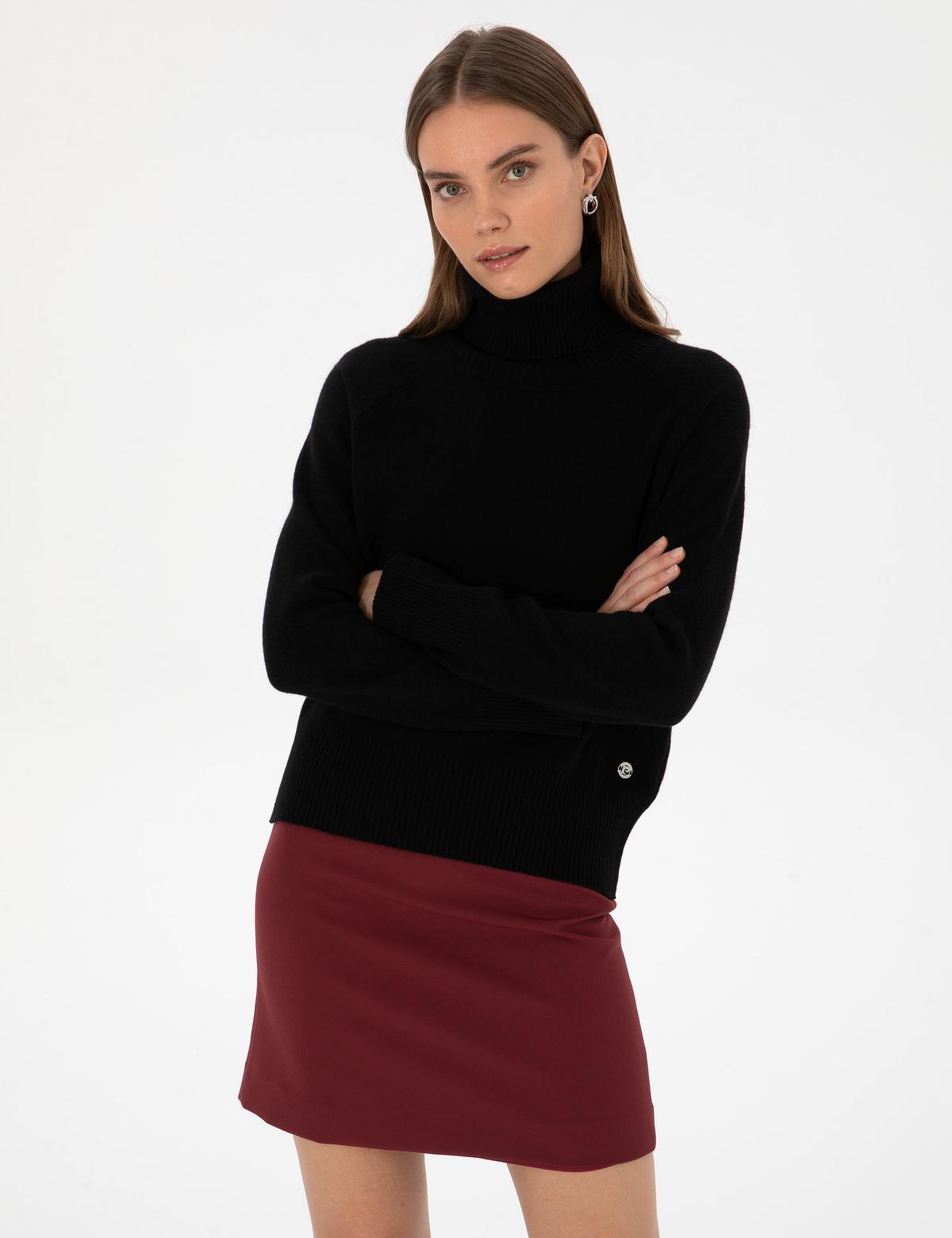 Siyah Comfort Fit Yün Balıkçı Yaka Kazak - 50310938011