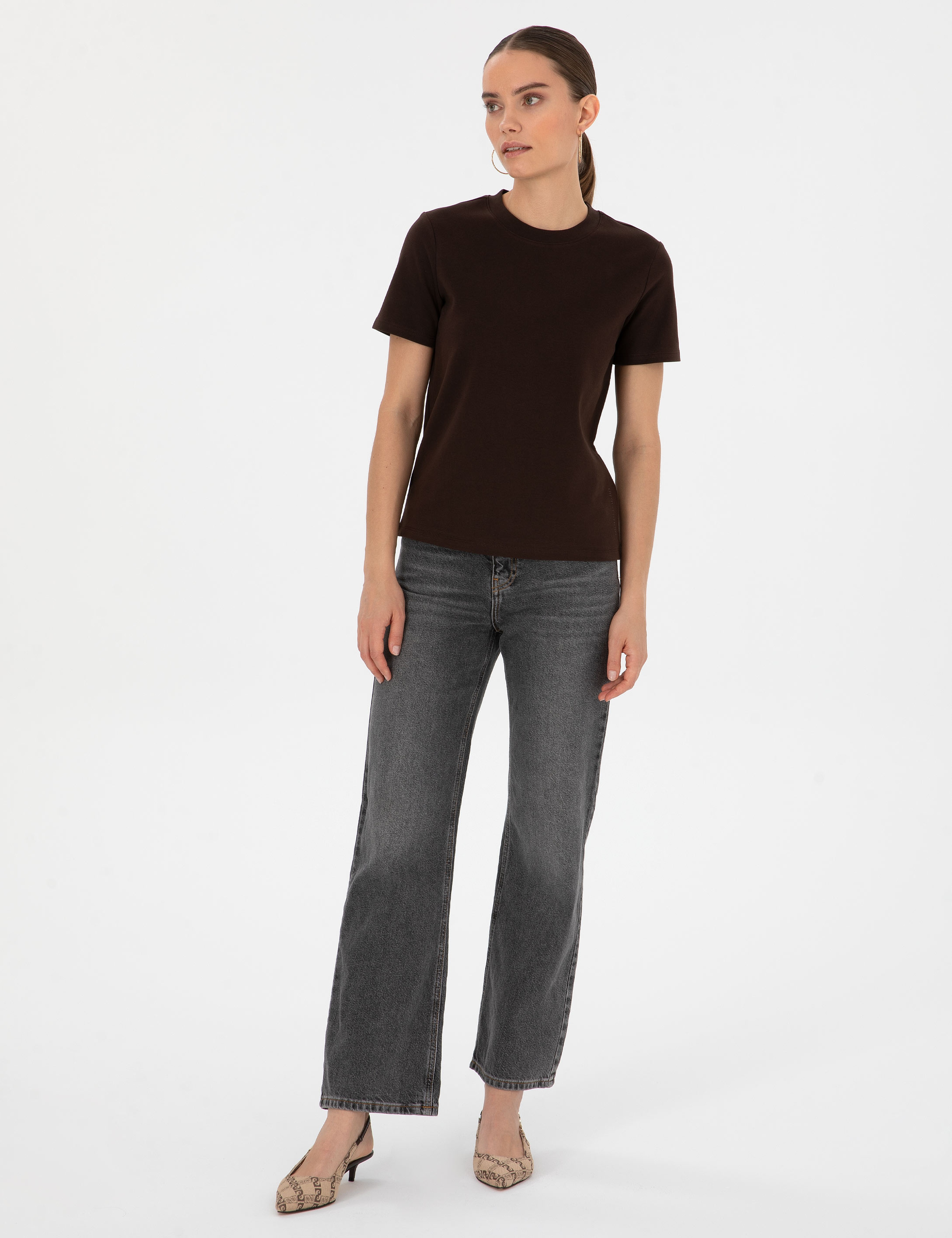 Kahverengi Regular Fit Bisiklet Yaka Basic Tişört - Image 4