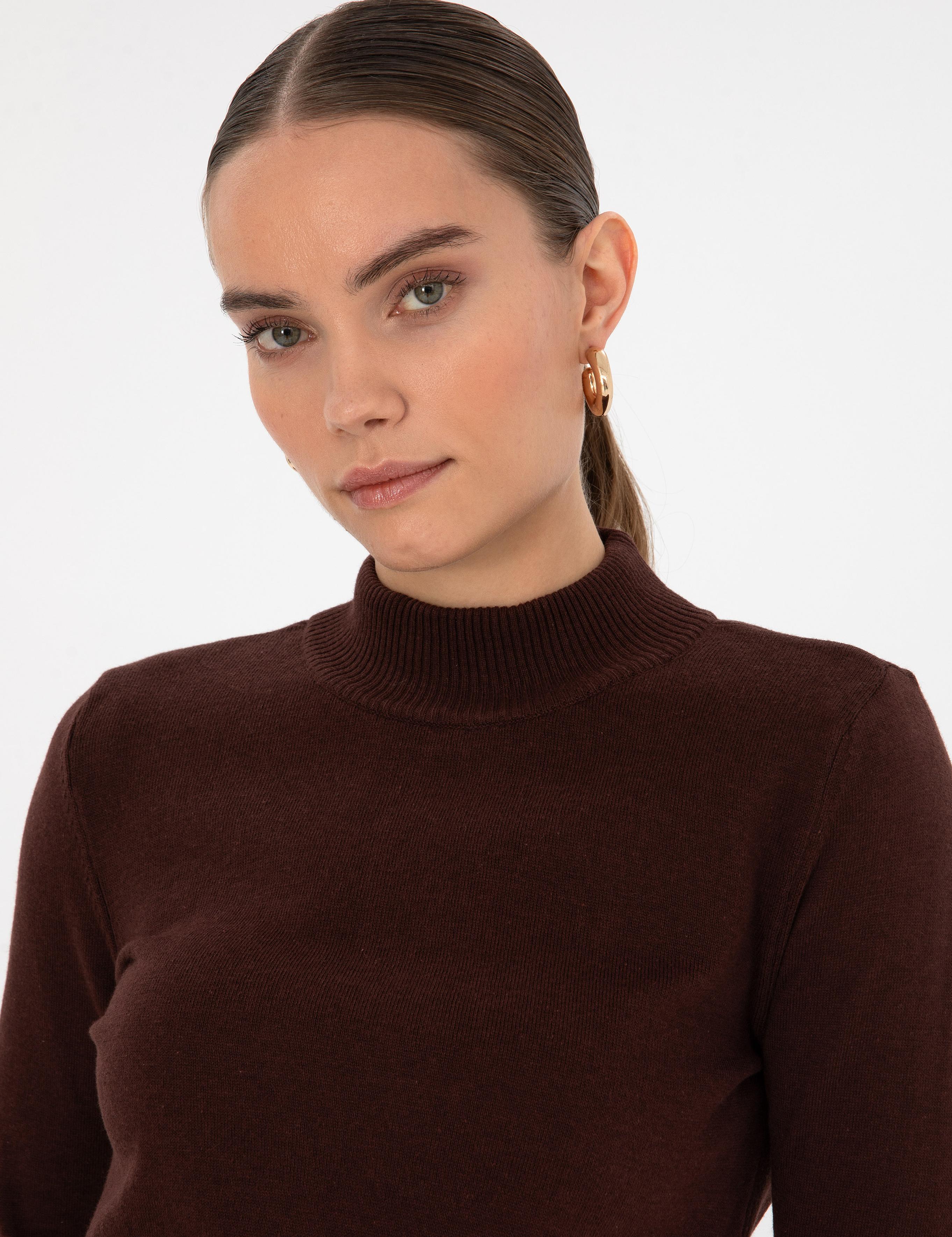 Kahverengi Slim Fit Yarım Balıkçı Yaka Basic Kazak