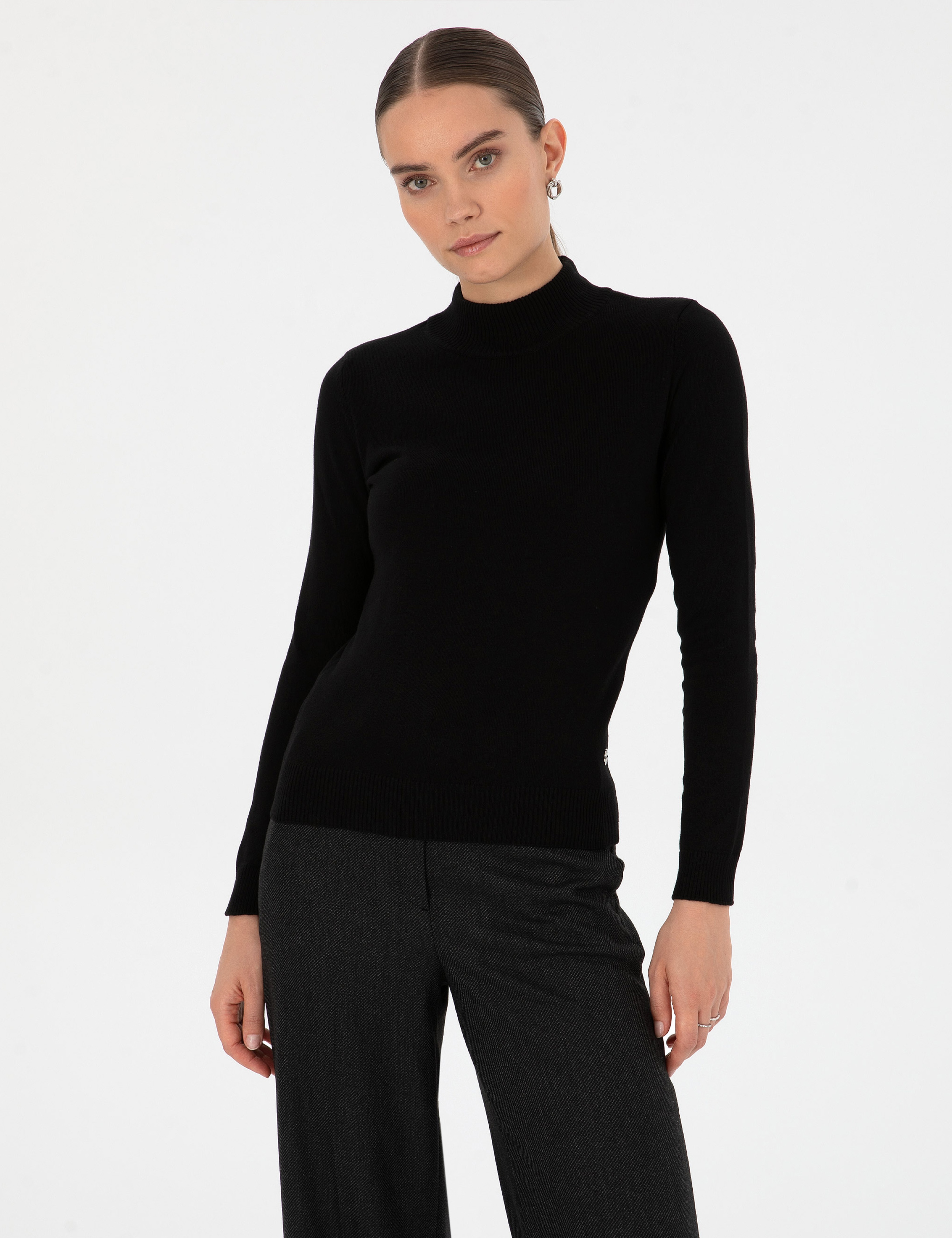 Siyah Slim Fit Yarım Balıkçı Yaka Basic Kazak - Image 2