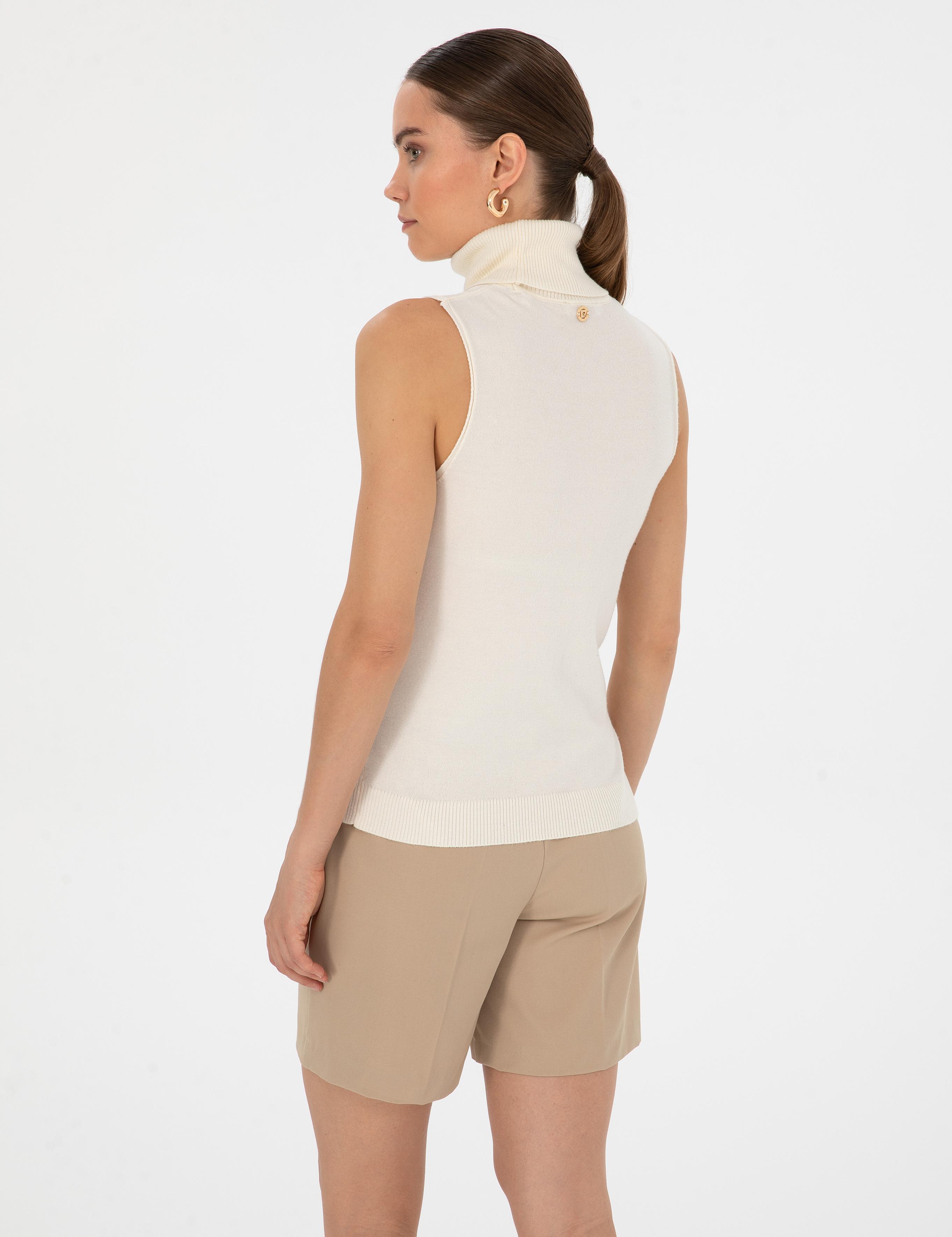 Ekru Slim Fit Balıkçı Yaka Kazak