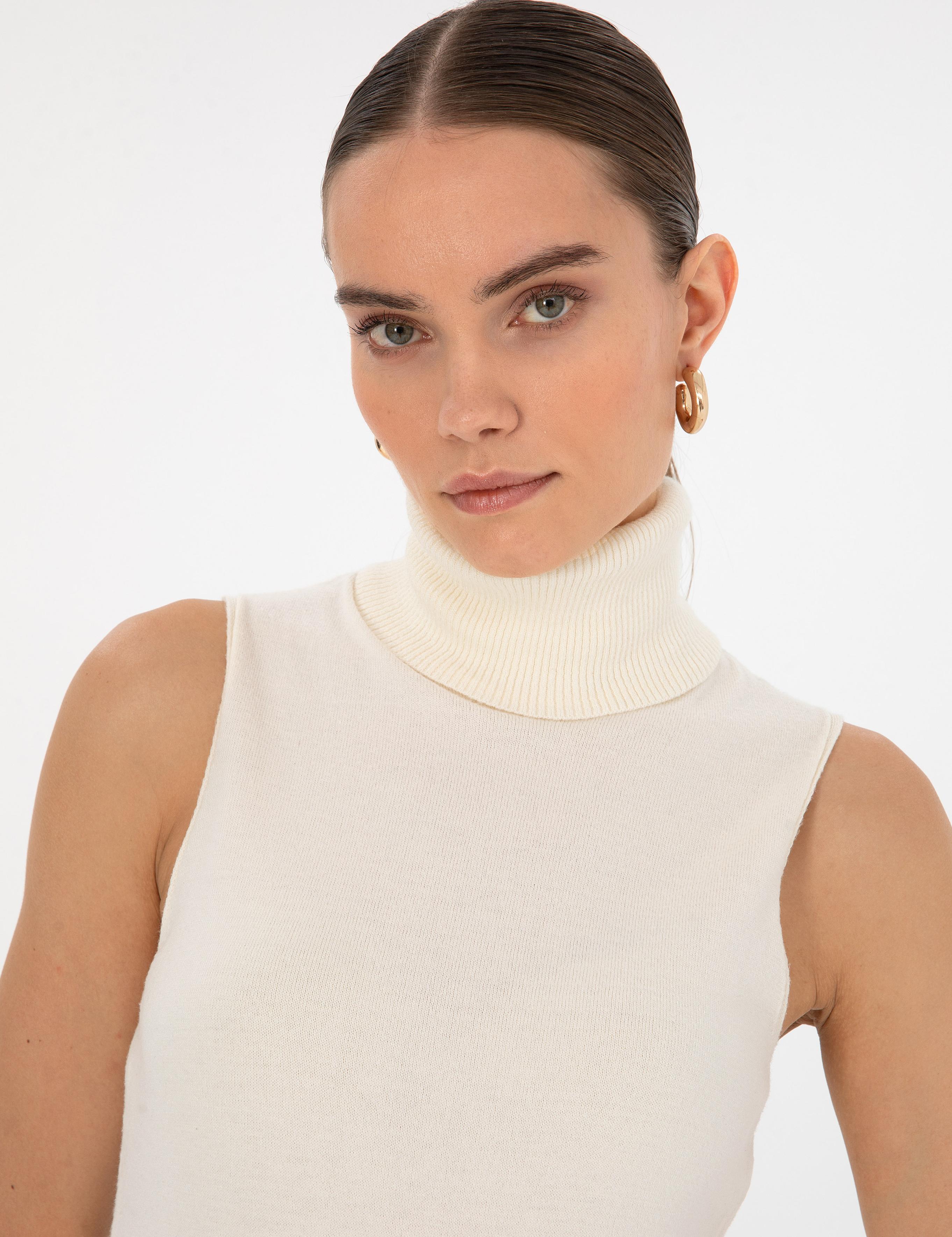 Ekru Slim Fit Balıkçı Yaka Kazak