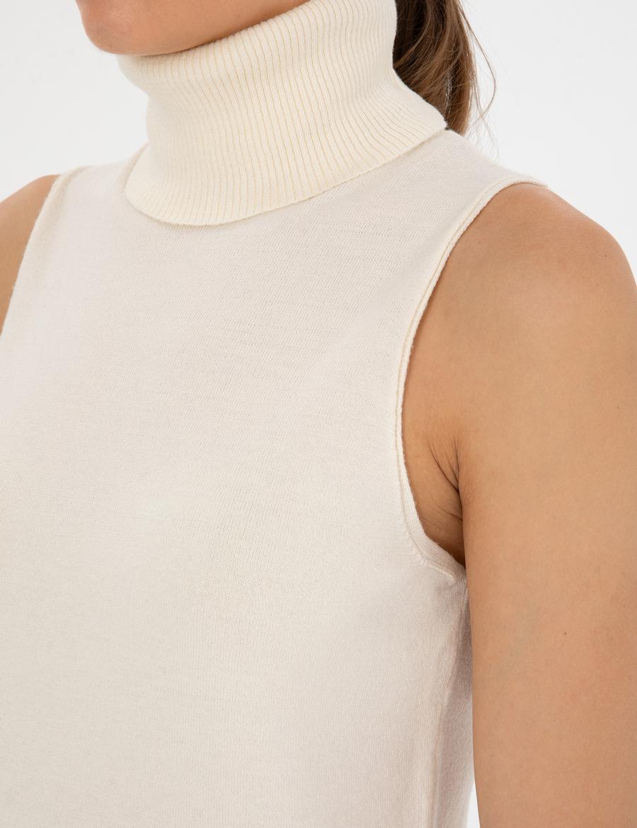 Ekru Slim Fit Balıkçı Yaka Kazak