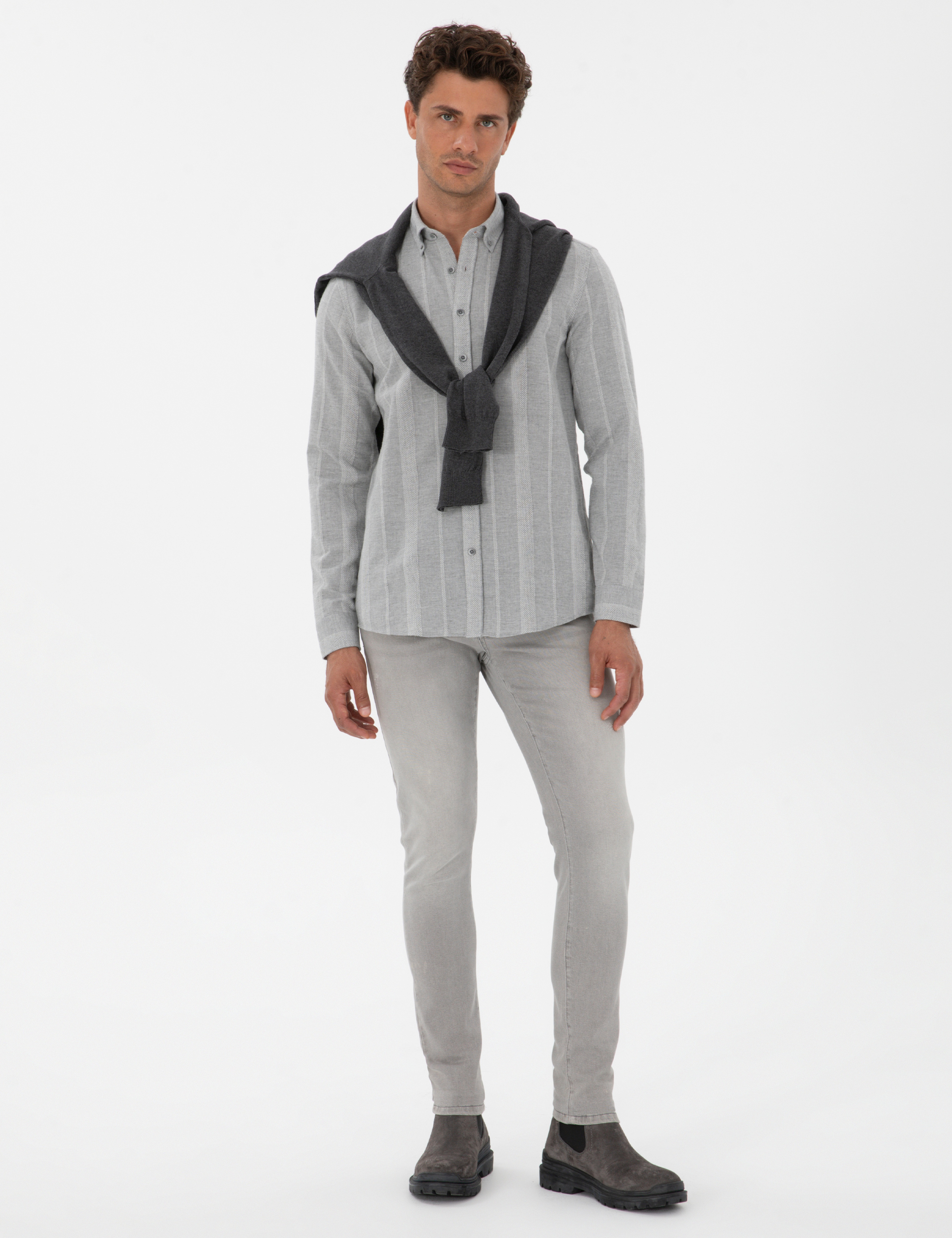 Gri Çizgili Regular Fit Desenli Gömlek - Image 4