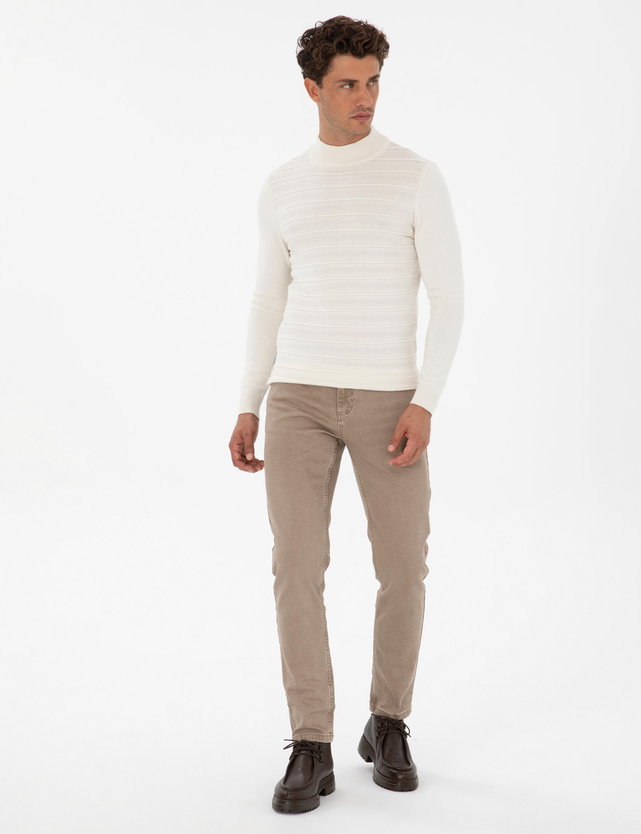 Ekru Slim Fit Çeyrek Yaka Triko Kazak