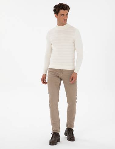 Ekru Slim Fit Çeyrek Yaka Triko Kazak