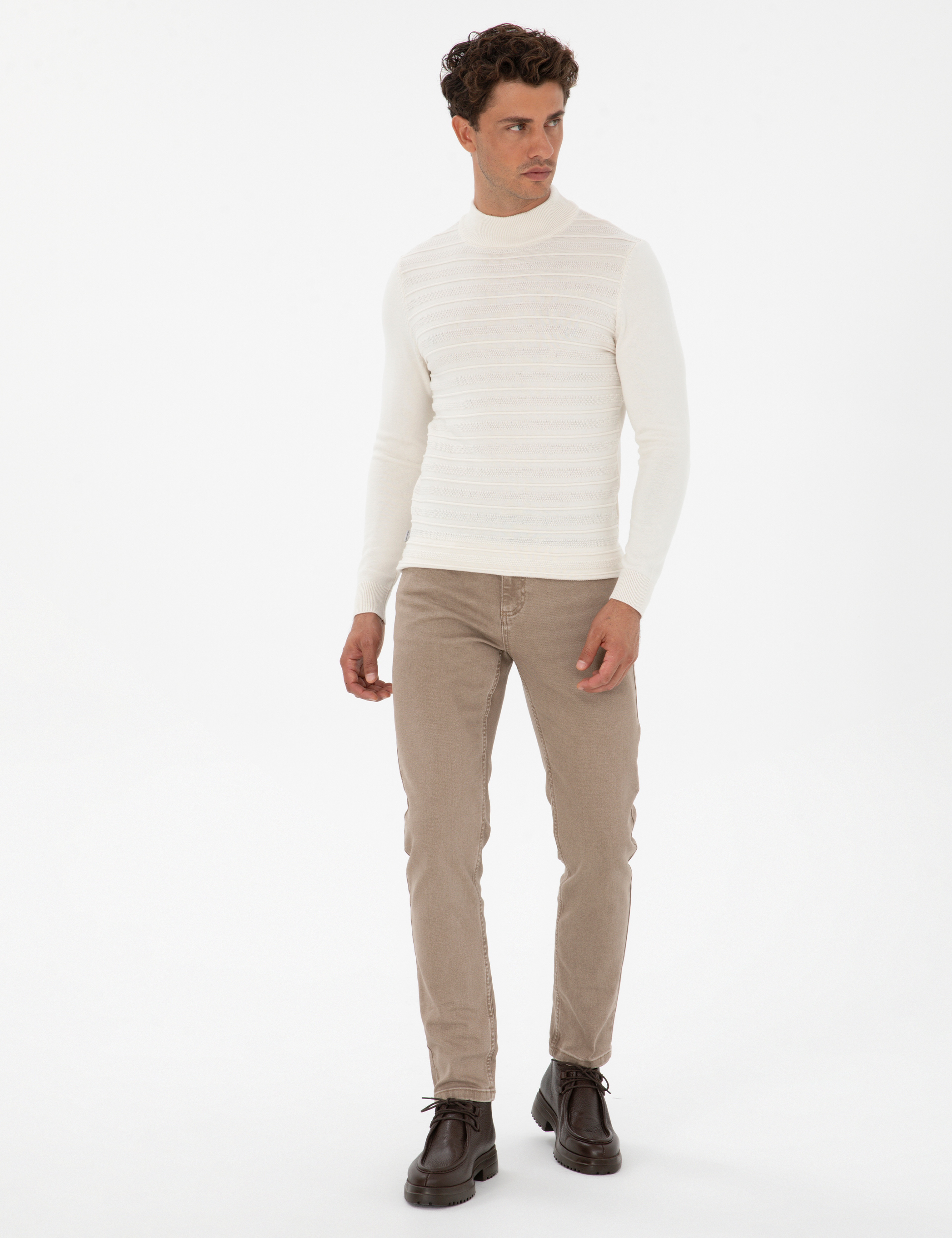 Ekru Slim Fit Çeyrek Yaka Triko Kazak