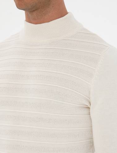 Ekru Slim Fit Çeyrek Yaka Triko Kazak