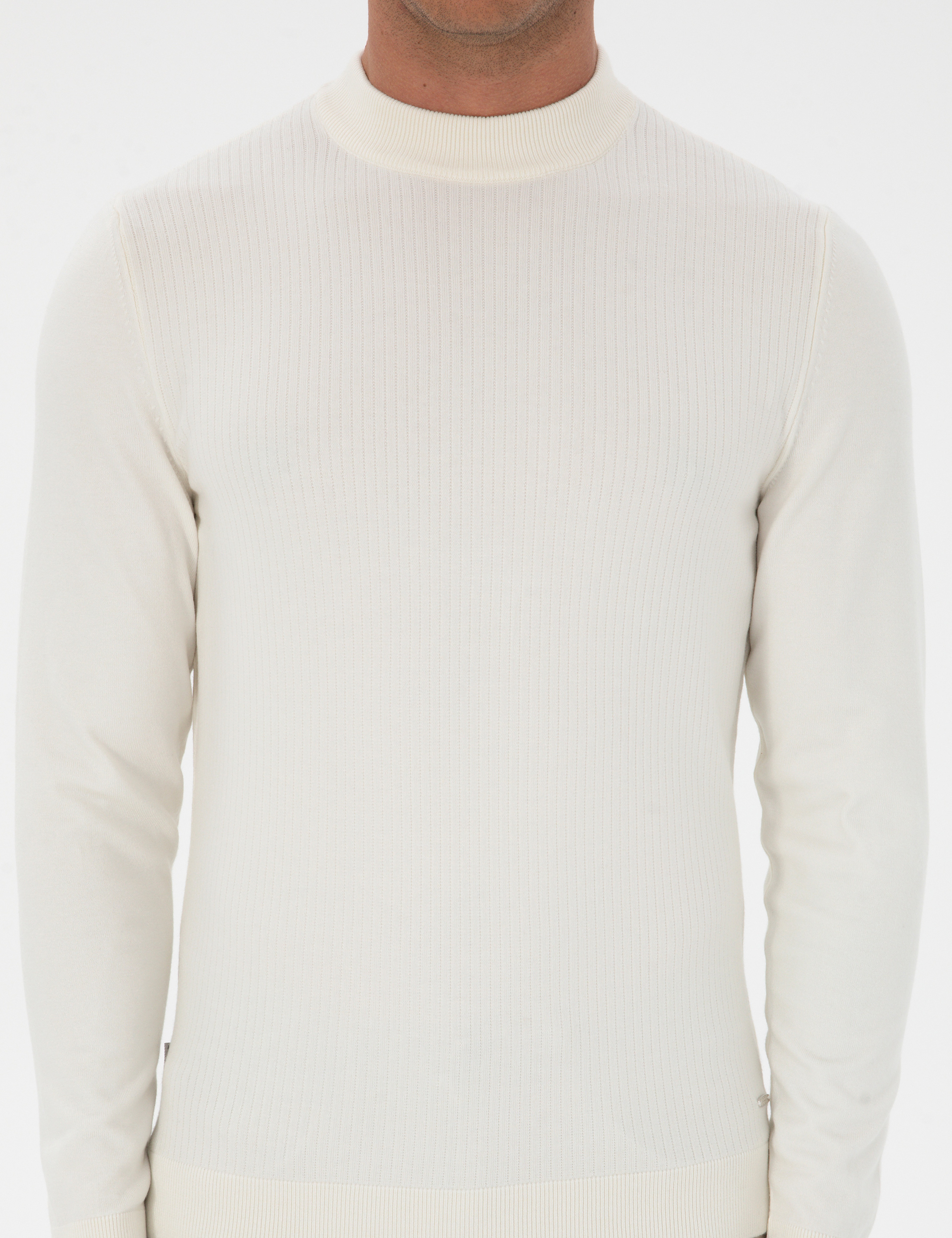 Ekru Slim Fit Çeyrek Yaka Triko Kazak