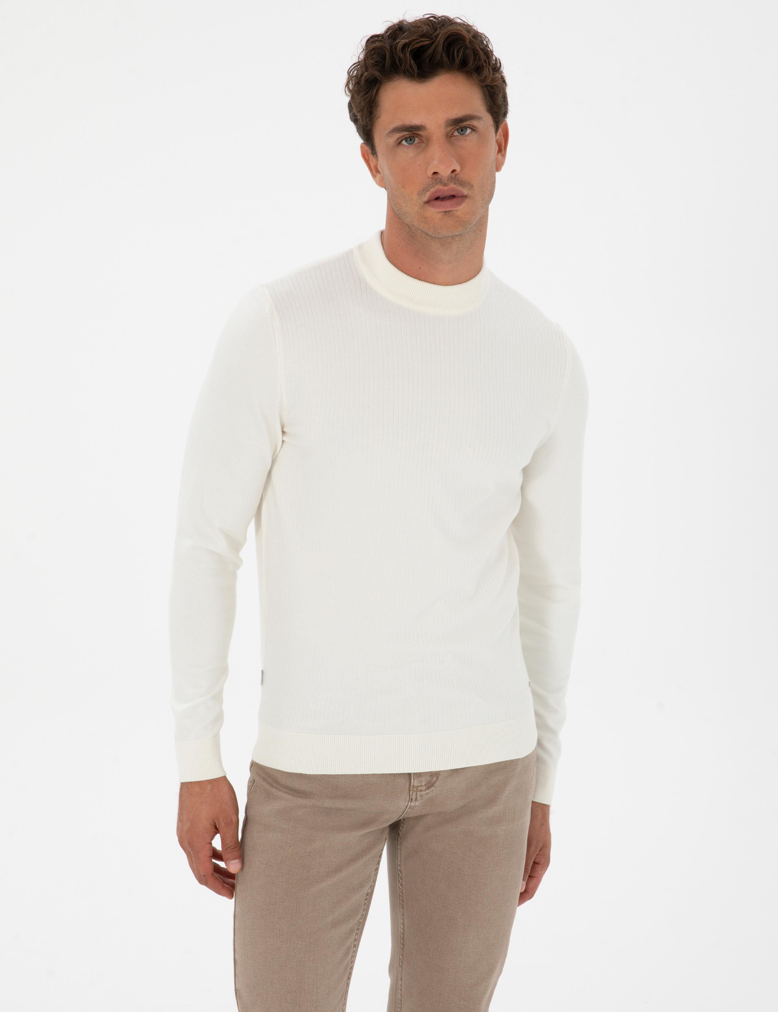 Ekru Slim Fit Çeyrek Yaka Triko Kazak