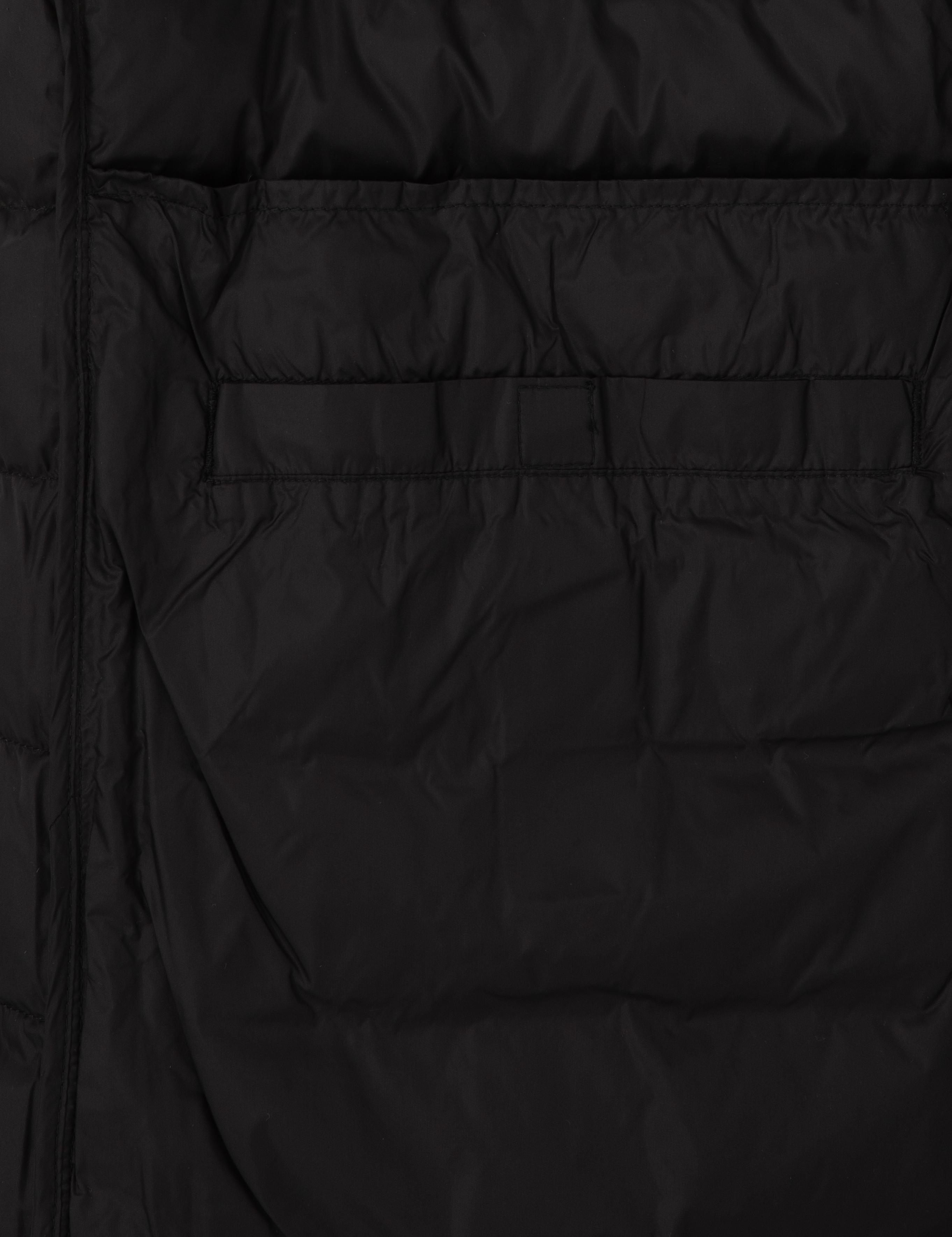 Siyah Kapitone Kapüşonlu Mont