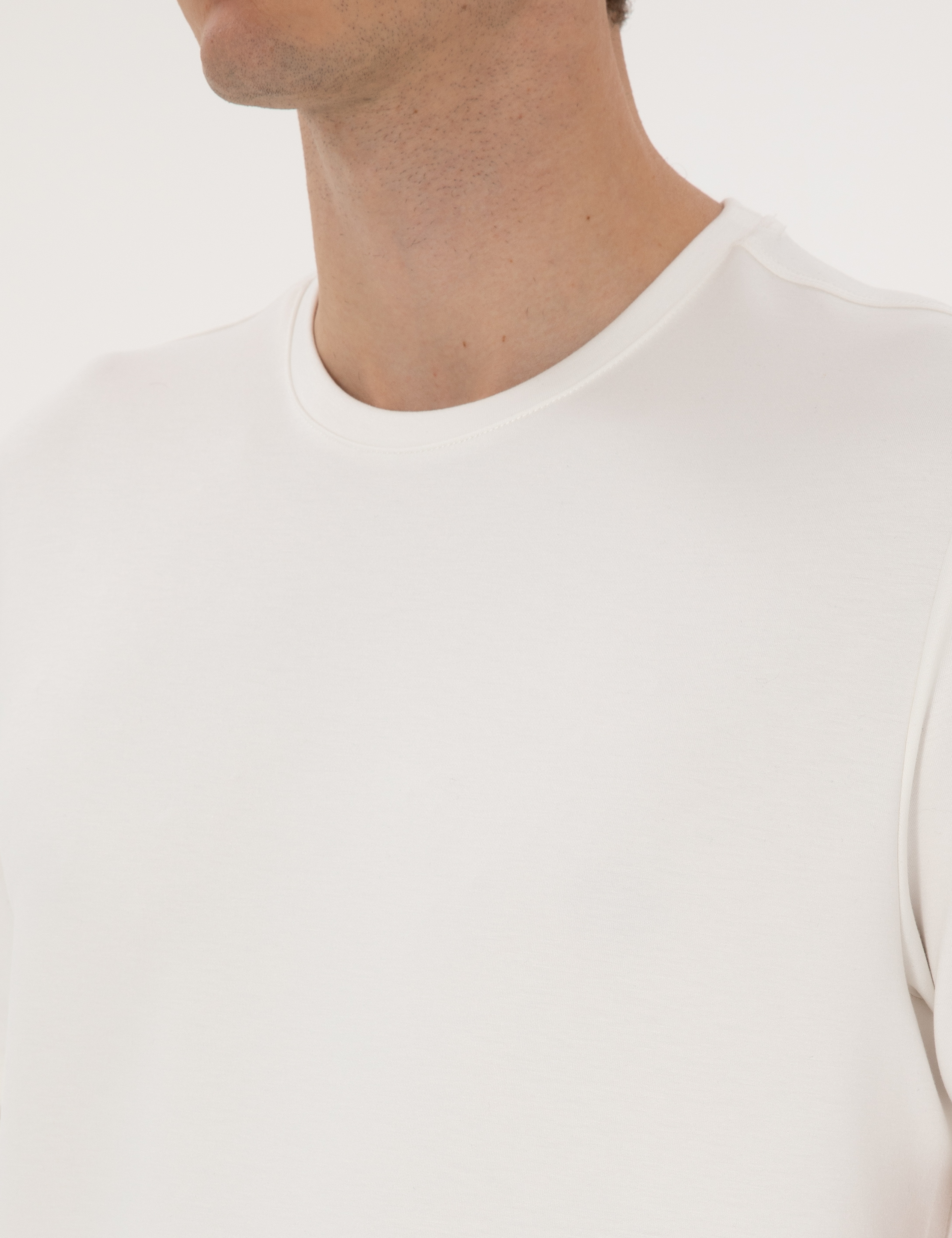 Ekru Regular Fit Kalın Dokulu Bisiklet Yaka Basic Tişört - Image 7