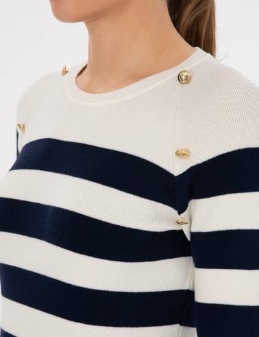 Ekru Slim Fit Düğme Detaylı Kazak