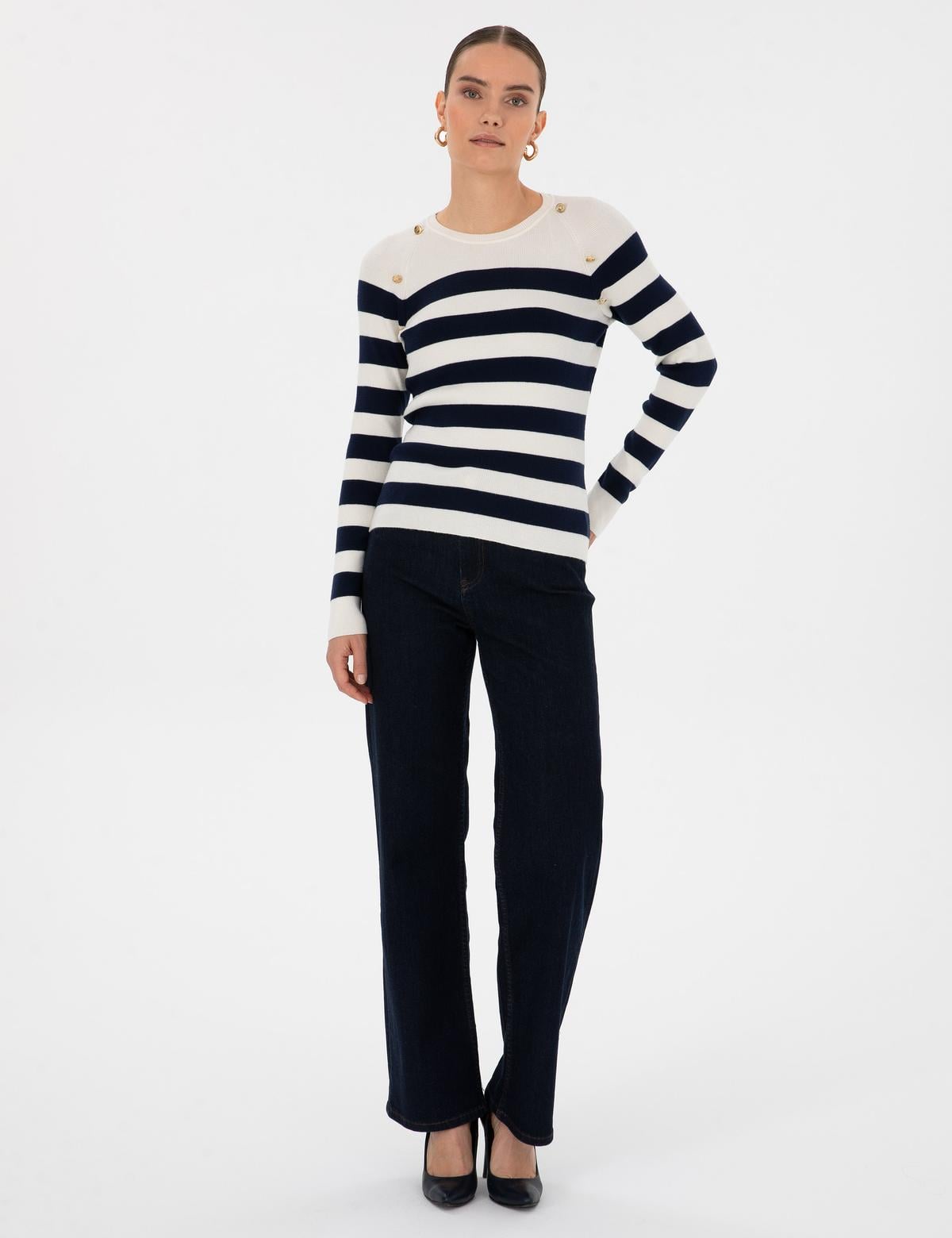 Ekru Slim Fit Düğme Detaylı Kazak - 50316300003