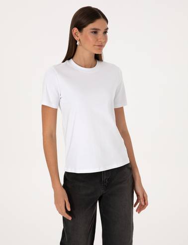 Beyaz Regular Fit Bisiklet Yaka Basic Tişört