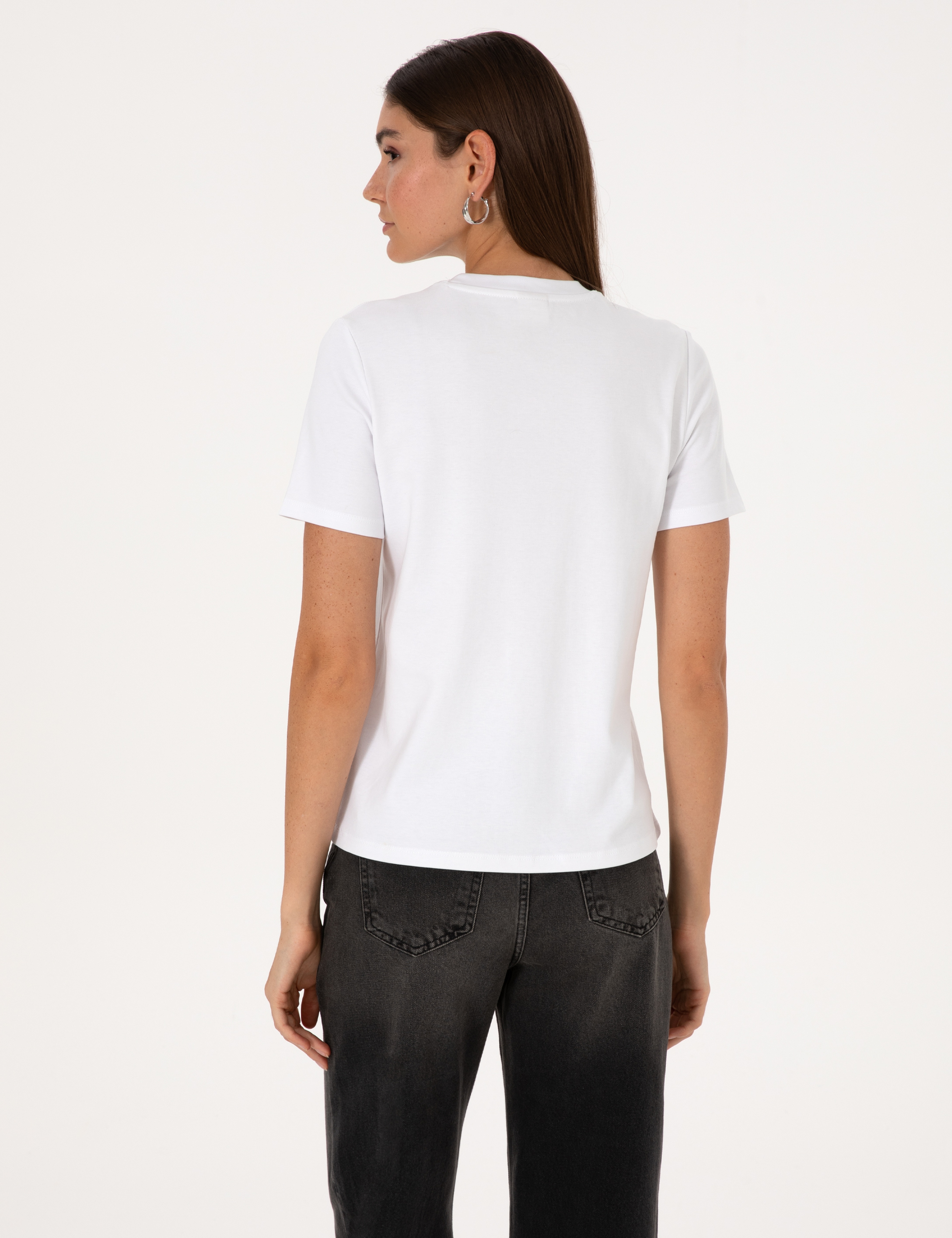 Beyaz Regular Fit Bisiklet Yaka Basic Tişört