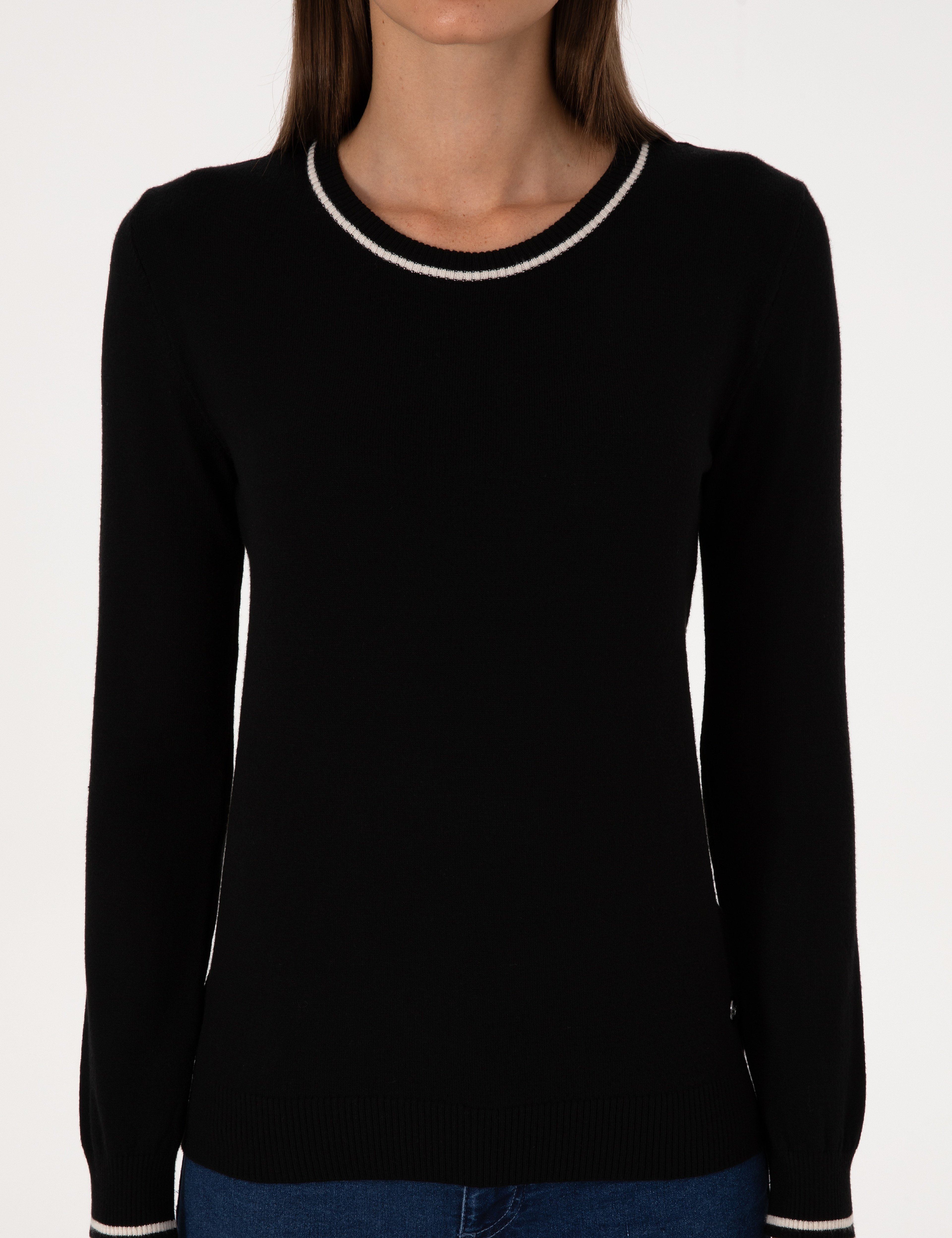 Siyah Slim Fit Çizgi Detaylı Basic Kazak
