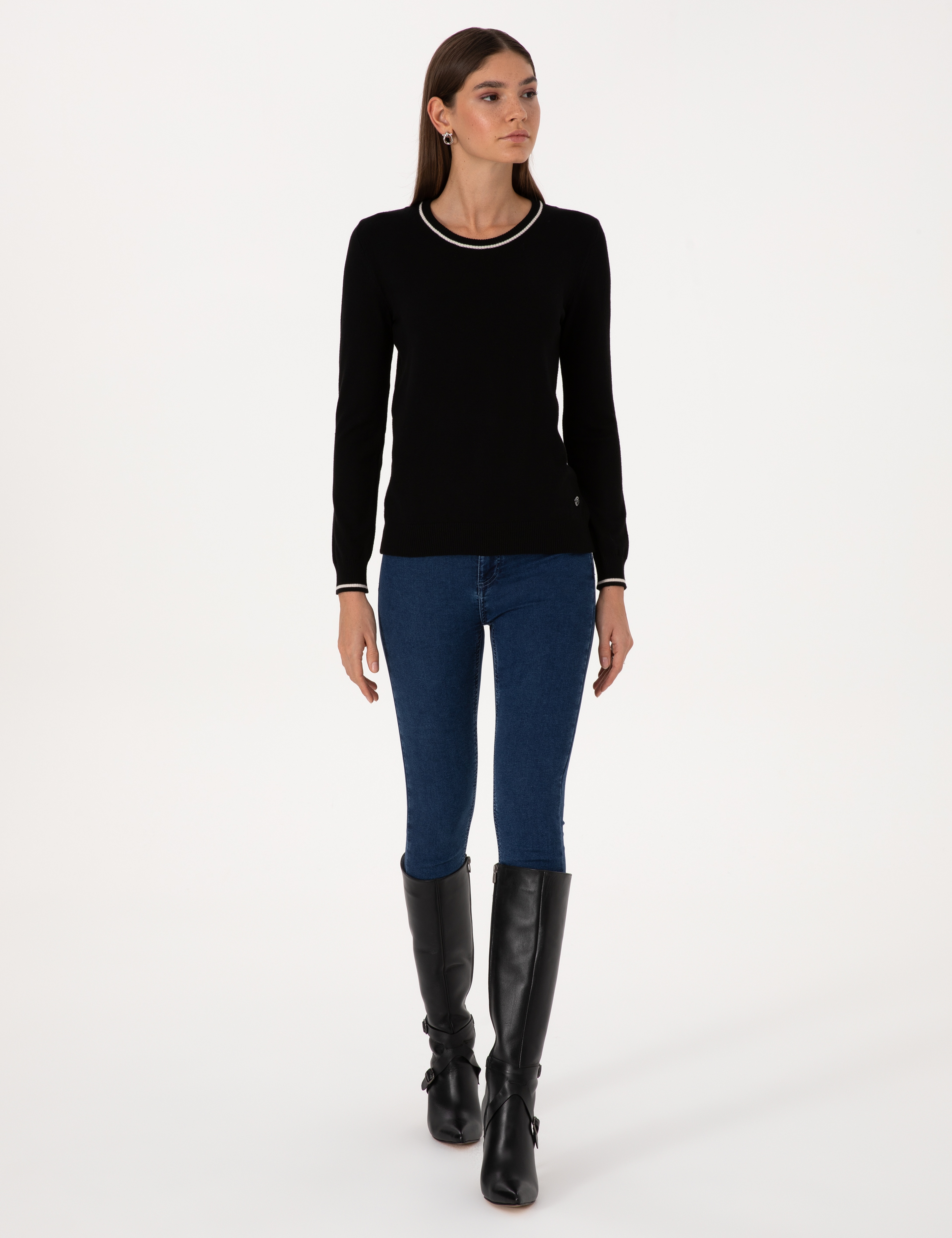 Siyah Slim Fit Çizgi Detaylı Basic Kazak - Image 4