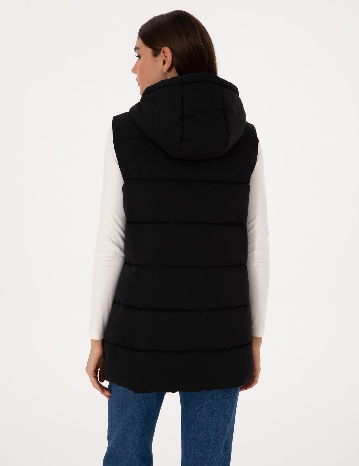 Siyah Çıkarılabilir Kapüşonlu Yelek - 50309044004