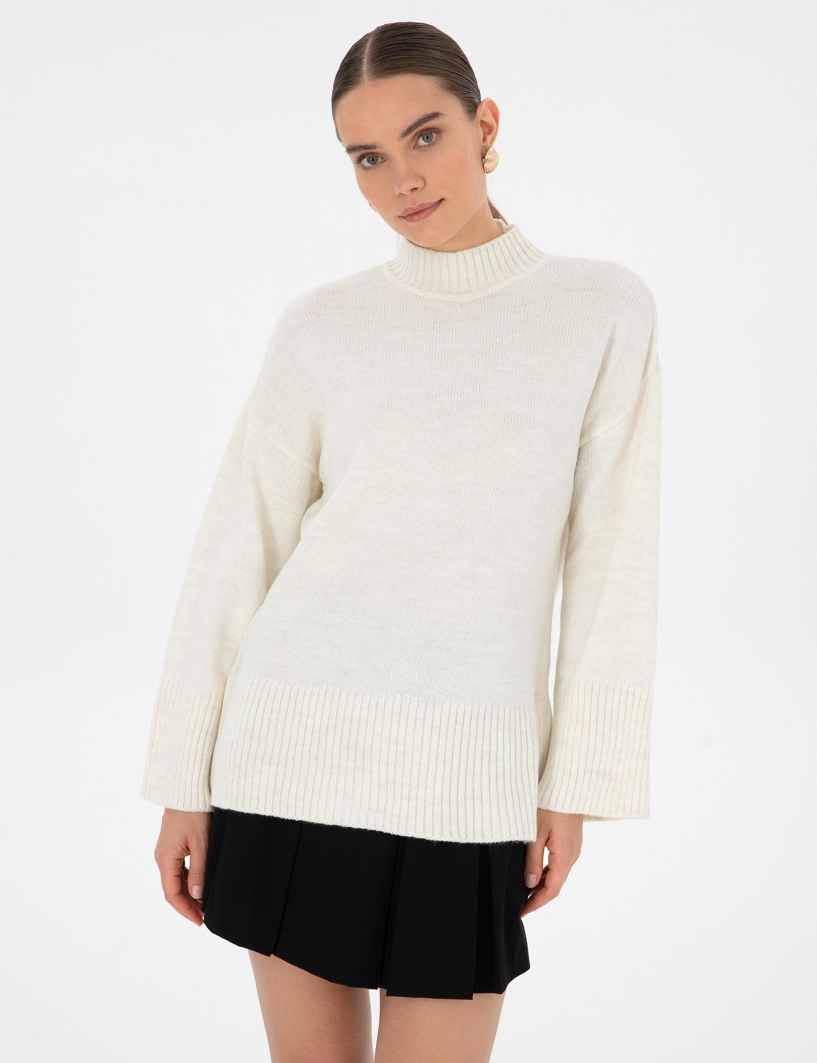 Ekru Comfort Fit Yarım Balıkçı Kazak