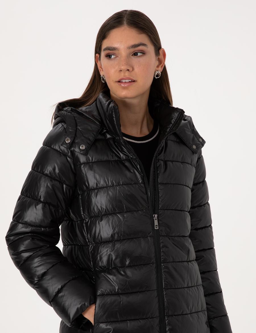 Siyah Çıkarılabilir Kapüşonlu Kapitone Uzun Mont