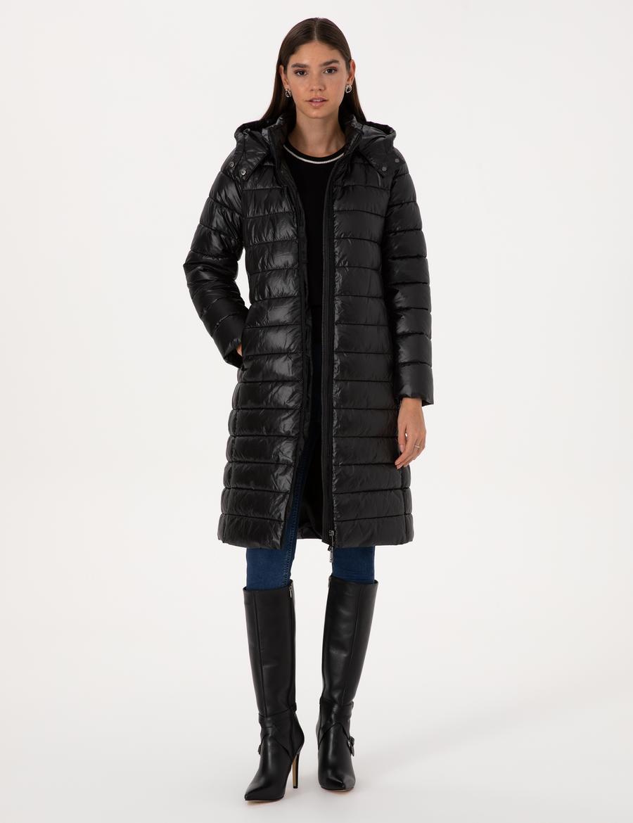 Siyah Çıkarılabilir Kapüşonlu Kapitone Uzun Mont