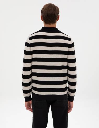 Siyah Slim Fit Keten Karışımlı Apaş Yaka Triko Kazak