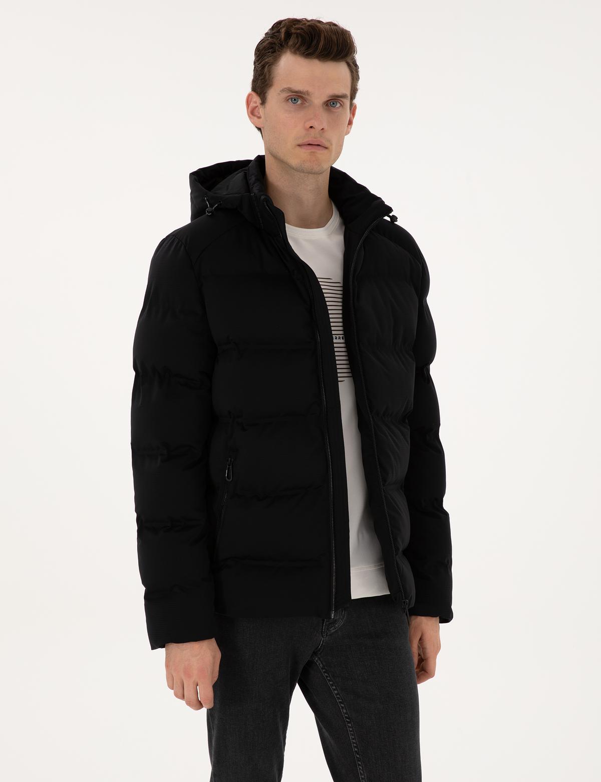 Siyah Kapüşonlu Mont