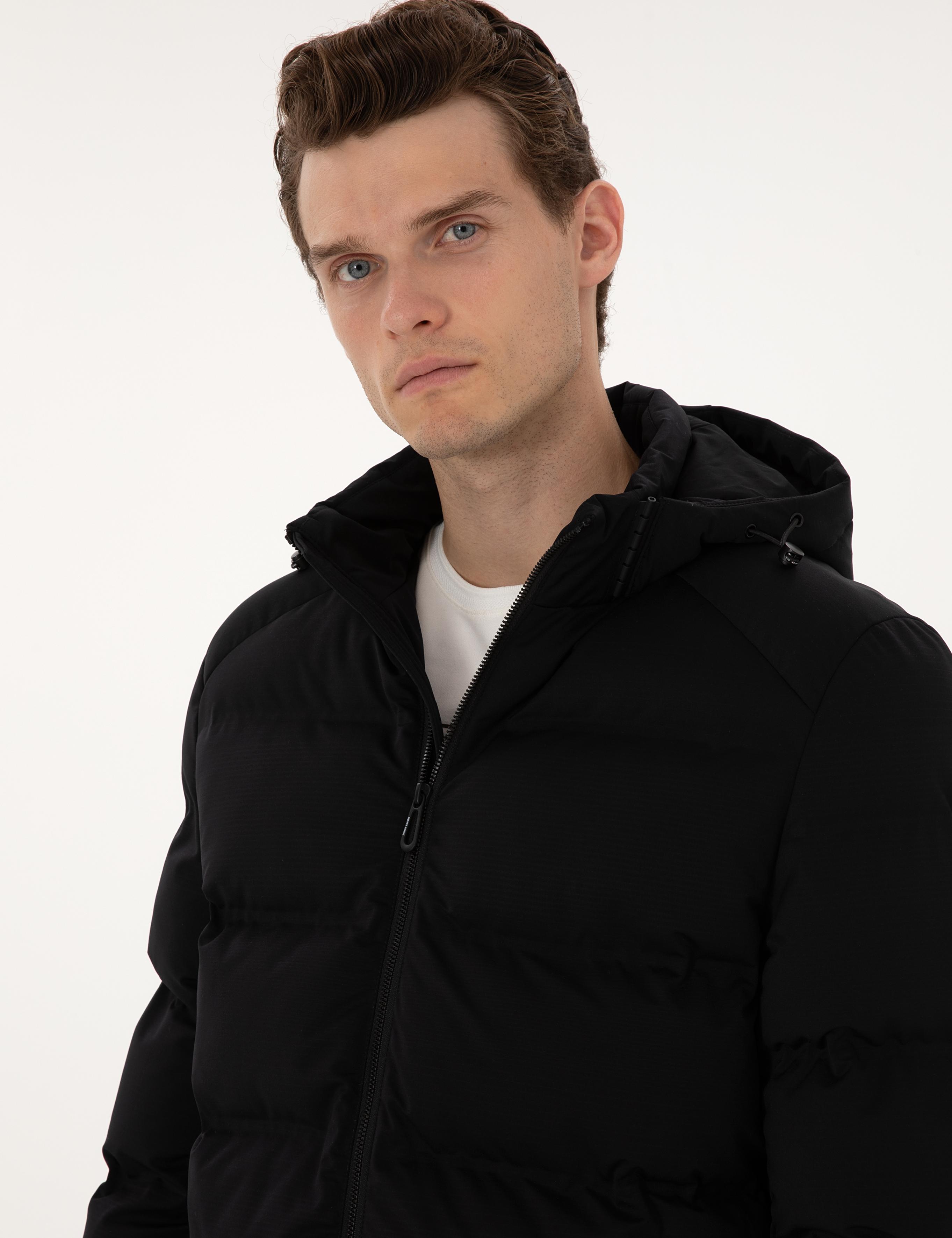 Siyah Kapüşonlu Mont