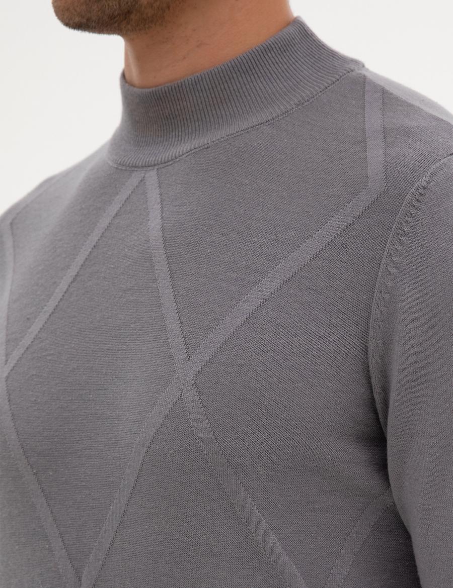 Gri Slim Fit Yarım Balıkçı Yaka Triko Kazak