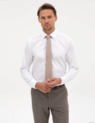 Beyaz Non Iron Kolay Ütülenebilir Slim Fit Gömlek