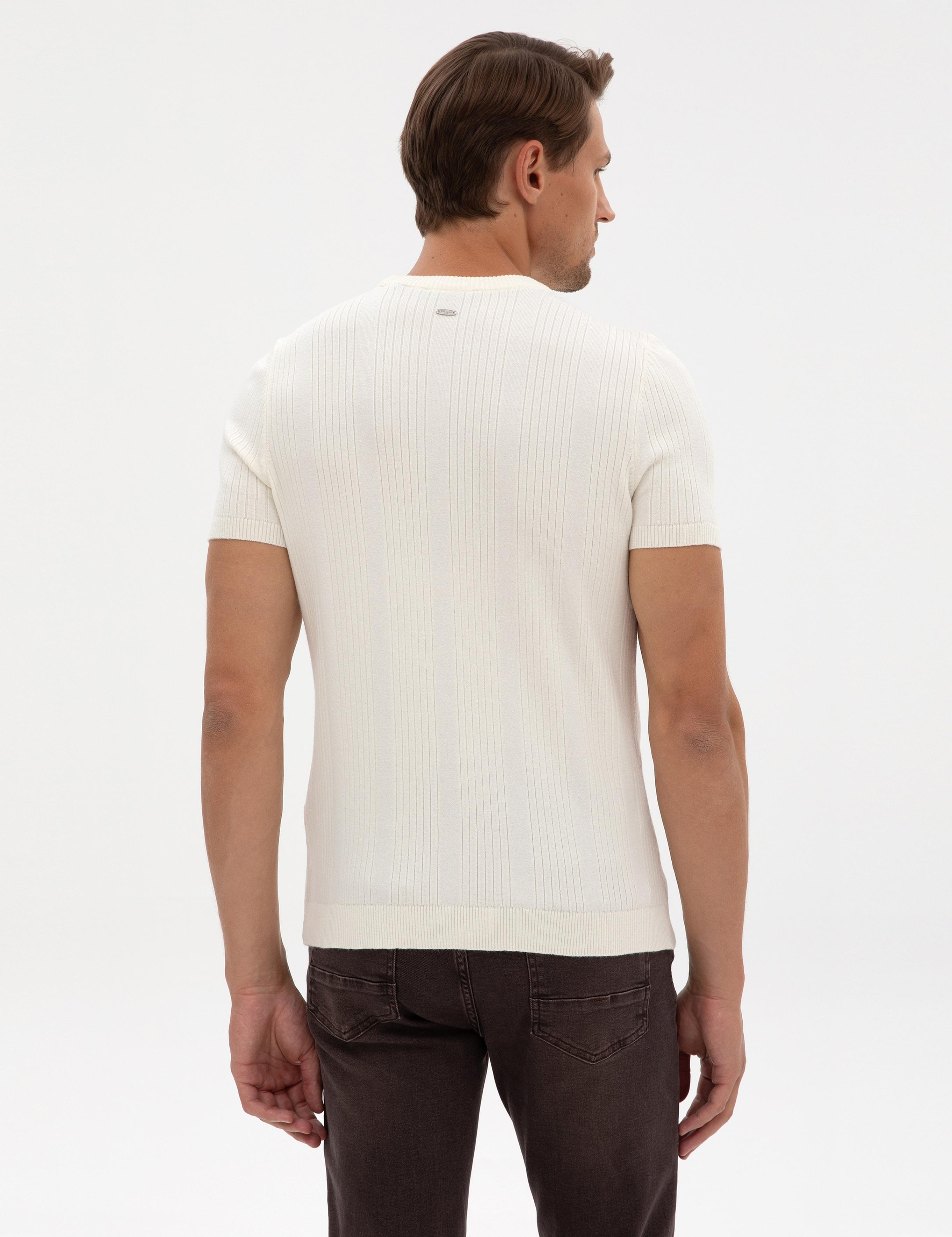 Ekru Slim Fit Bisiklet Yaka Triko Kazak