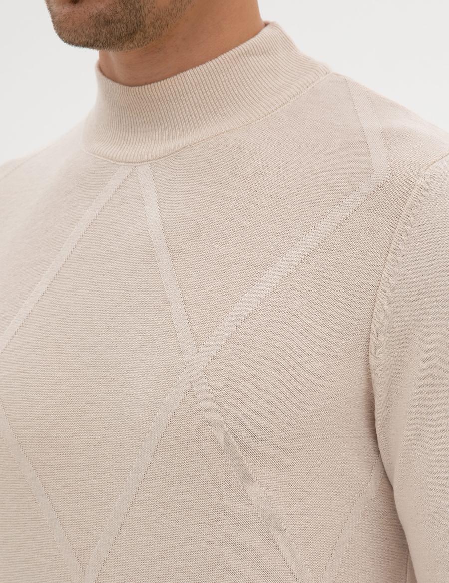 Krem Slim Fit Yarım Balıkçı Yaka Triko Kazak